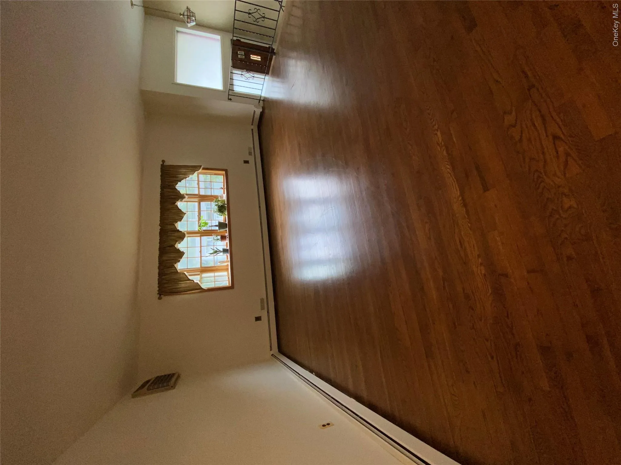Beautiful hardwood floors on upper level Beautiful hardwood floors on upper level