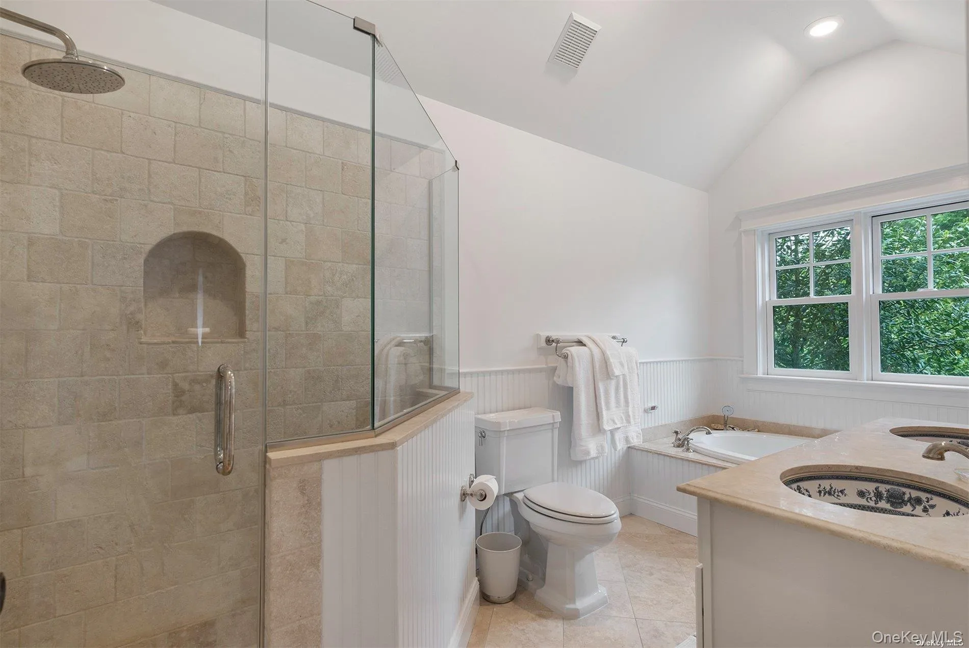En Suite Bathroom En Suite Bathroom