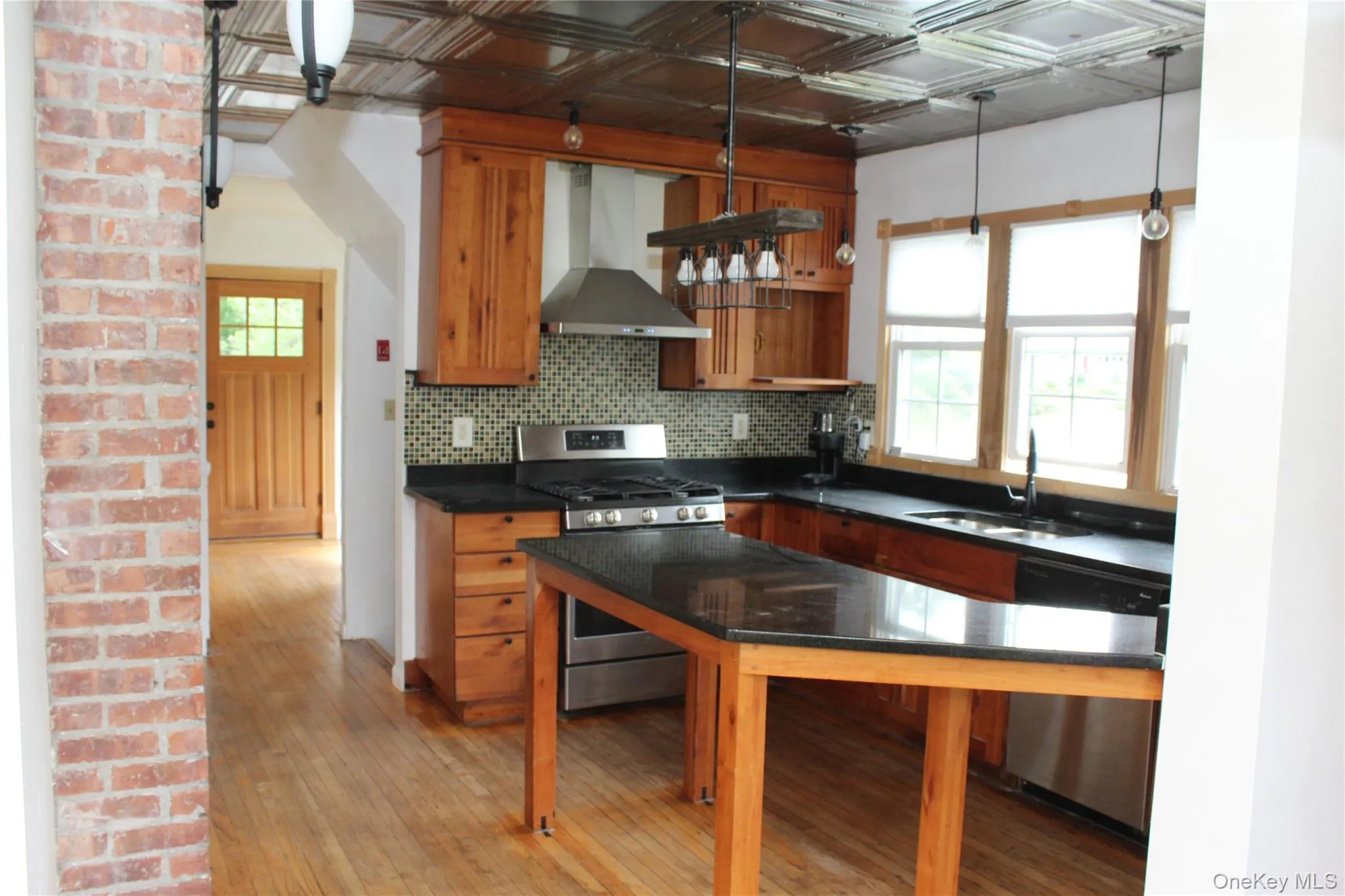 295 Lucas Avenue, Kingston, NY, 3 Bedrooms Bedrooms, 11 Rooms Rooms,1 BathroomBathrooms,Residential Lease,For Rent,Lucas,0,1031356 295 Lucas Avenue, Kingston, NY, 3 Bedrooms Bedrooms, 11 Rooms Rooms,1 BathroomBathrooms,Residential Lease,For Rent,Lucas,0,1031356