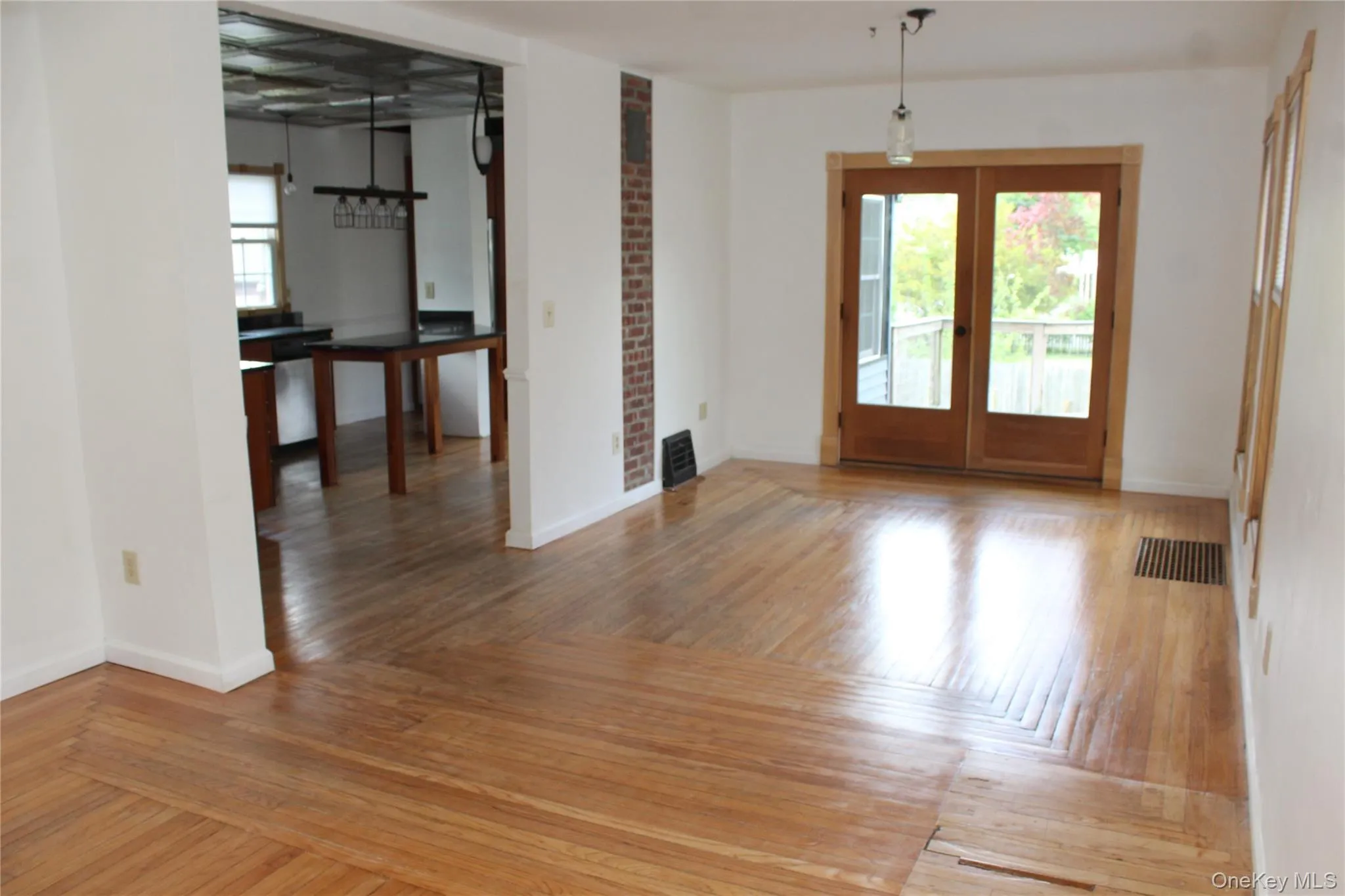 295 Lucas Avenue, Kingston, NY, 3 Bedrooms Bedrooms, 11 Rooms Rooms,1 BathroomBathrooms,Residential Lease,For Rent,Lucas,0,1031356 295 Lucas Avenue, Kingston, NY, 3 Bedrooms Bedrooms, 11 Rooms Rooms,1 BathroomBathrooms,Residential Lease,For Rent,Lucas,0,1031356