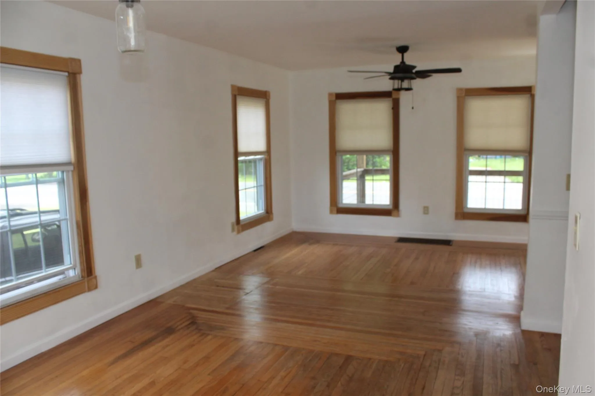 295 Lucas Avenue, Kingston, NY, 3 Bedrooms Bedrooms, 11 Rooms Rooms,1 BathroomBathrooms,Residential Lease,For Rent,Lucas,0,1031356 295 Lucas Avenue, Kingston, NY, 3 Bedrooms Bedrooms, 11 Rooms Rooms,1 BathroomBathrooms,Residential Lease,For Rent,Lucas,0,1031356