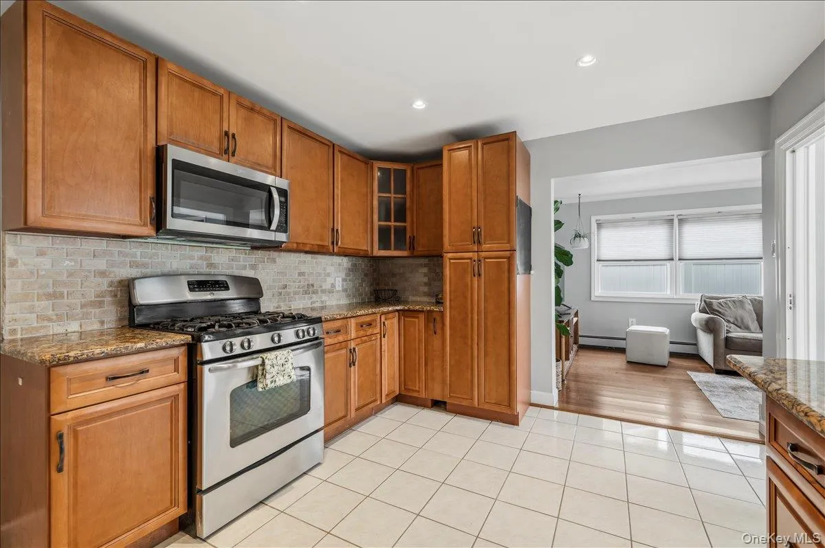 1042 Jefferson Street, Hempstead, NY, 4 Bedrooms Bedrooms, 9 Rooms Rooms,2 BathroomsBathrooms,Residential,For Rent,Jefferson,0,1031357 1042 Jefferson Street, Hempstead, NY, 4 Bedrooms Bedrooms, 9 Rooms Rooms,2 BathroomsBathrooms,Residential,For Rent,Jefferson,0,1031357