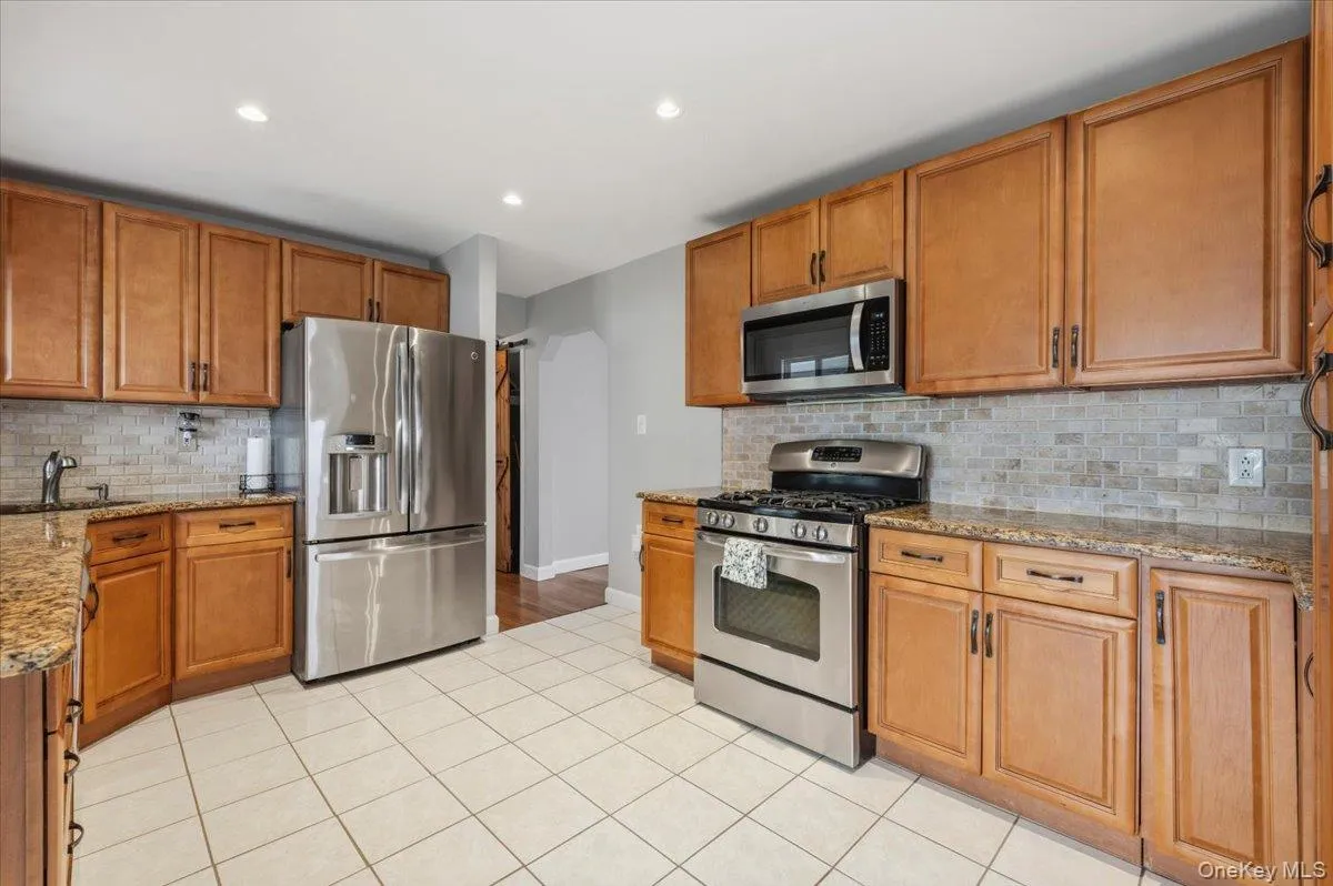 1042 Jefferson Street, Hempstead, NY, 4 Bedrooms Bedrooms, 9 Rooms Rooms,2 BathroomsBathrooms,Residential,For Rent,Jefferson,0,1031357 1042 Jefferson Street, Hempstead, NY, 4 Bedrooms Bedrooms, 9 Rooms Rooms,2 BathroomsBathrooms,Residential,For Rent,Jefferson,0,1031357