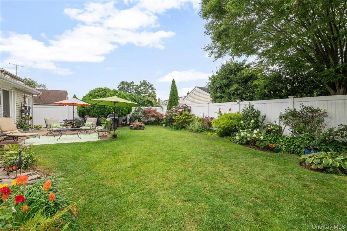 1042 Jefferson Street, Hempstead, NY, 4 Bedrooms Bedrooms, 9 Rooms Rooms,2 BathroomsBathrooms,Residential,For Rent,Jefferson,0,1031357 1042 Jefferson Street, Hempstead, NY, 4 Bedrooms Bedrooms, 9 Rooms Rooms,2 BathroomsBathrooms,Residential,For Rent,Jefferson,0,1031357