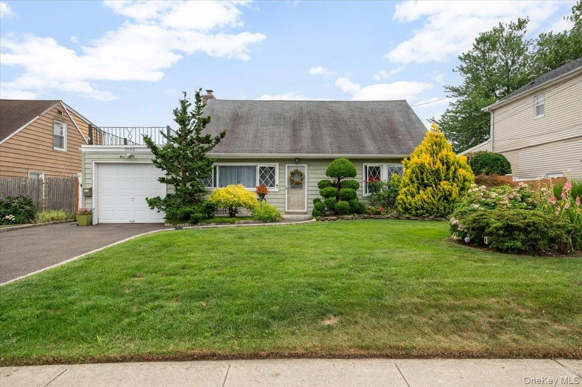 1042 Jefferson Street, Hempstead, NY, 4 Bedrooms Bedrooms, 9 Rooms Rooms,2 BathroomsBathrooms,Residential,For Rent,Jefferson,0,1031357 1042 Jefferson Street, Hempstead, NY, 4 Bedrooms Bedrooms, 9 Rooms Rooms,2 BathroomsBathrooms,Residential,For Rent,Jefferson,0,1031357