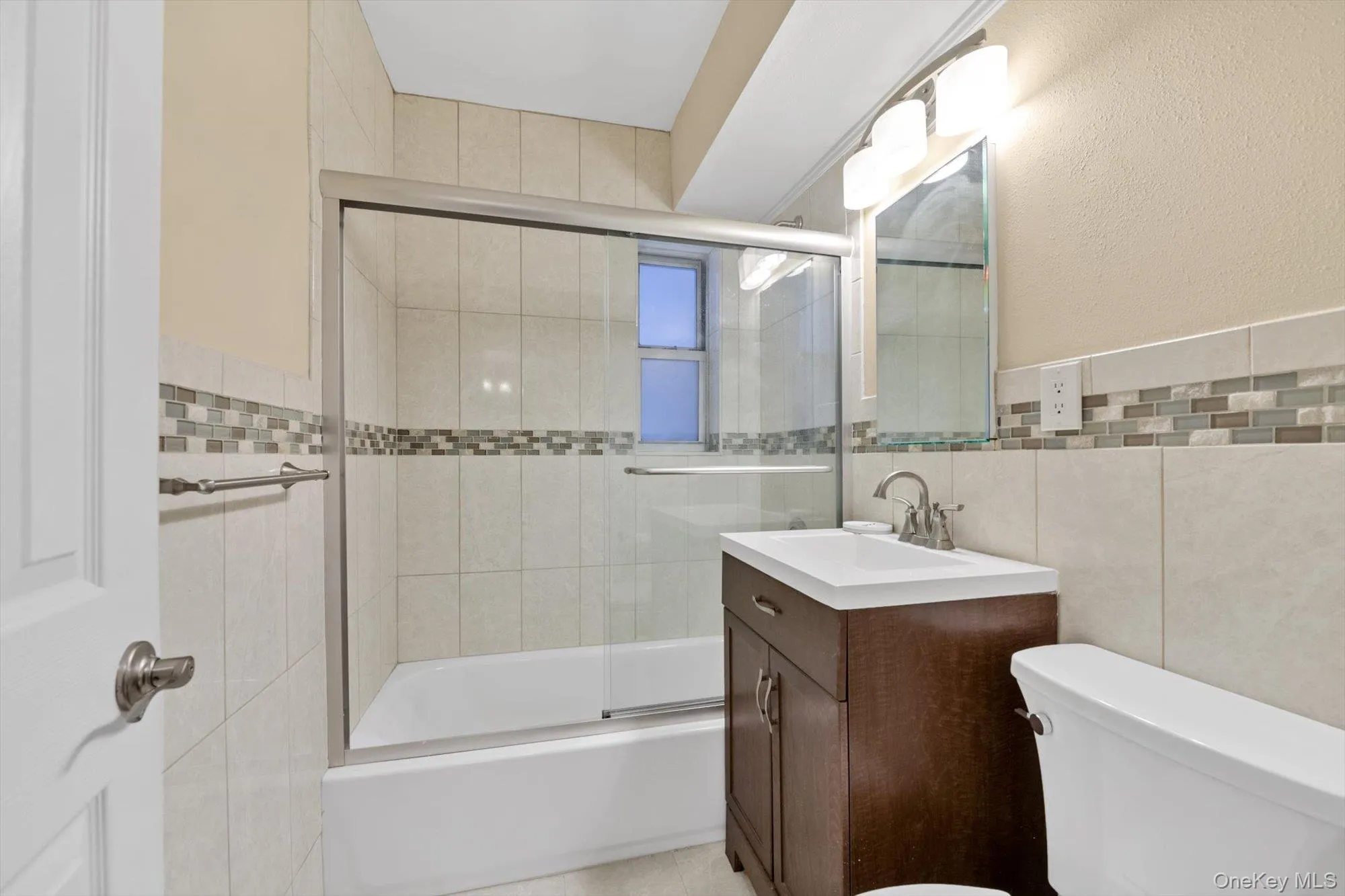 67-30 Clyde Street, New York, NY, 2 Bedrooms Bedrooms, 5 Rooms Rooms,1 BathroomBathrooms,Residential,For Rent,Clyde,0,1031359 67-30 Clyde Street, New York, NY, 2 Bedrooms Bedrooms, 5 Rooms Rooms,1 BathroomBathrooms,Residential,For Rent,Clyde,0,1031359