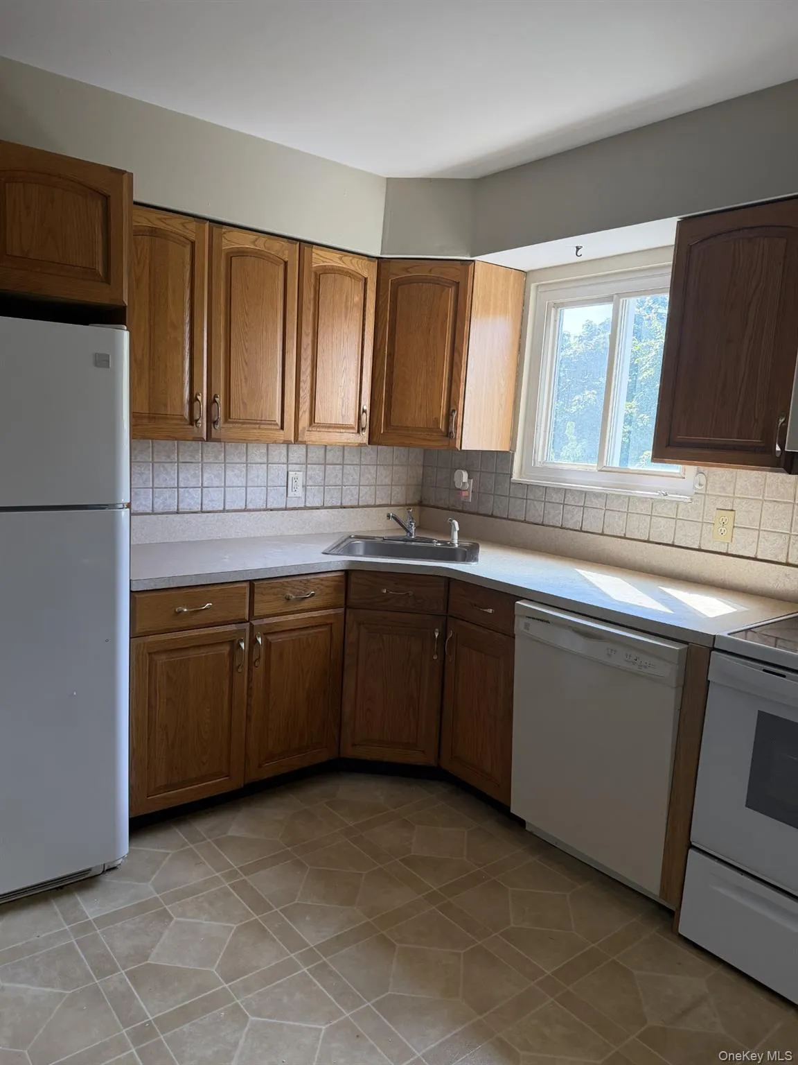 685 3rd Street, West Babylon, NY, 3 Bedrooms Bedrooms, 6 Rooms Rooms,1 BathroomBathrooms,Residential Lease,For Rent,3rd,0,1031367 685 3rd Street, West Babylon, NY, 3 Bedrooms Bedrooms, 6 Rooms Rooms,1 BathroomBathrooms,Residential Lease,For Rent,3rd,0,1031367