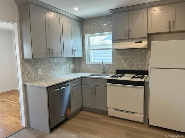 15724 20th Avenue, New York, NY, 3 Bedrooms Bedrooms, 6 Rooms Rooms,2 BathroomsBathrooms,Residential Lease,For Rent,20th,0,1031374 15724 20th Avenue, New York, NY, 3 Bedrooms Bedrooms, 6 Rooms Rooms,2 BathroomsBathrooms,Residential Lease,For Rent,20th,0,1031374