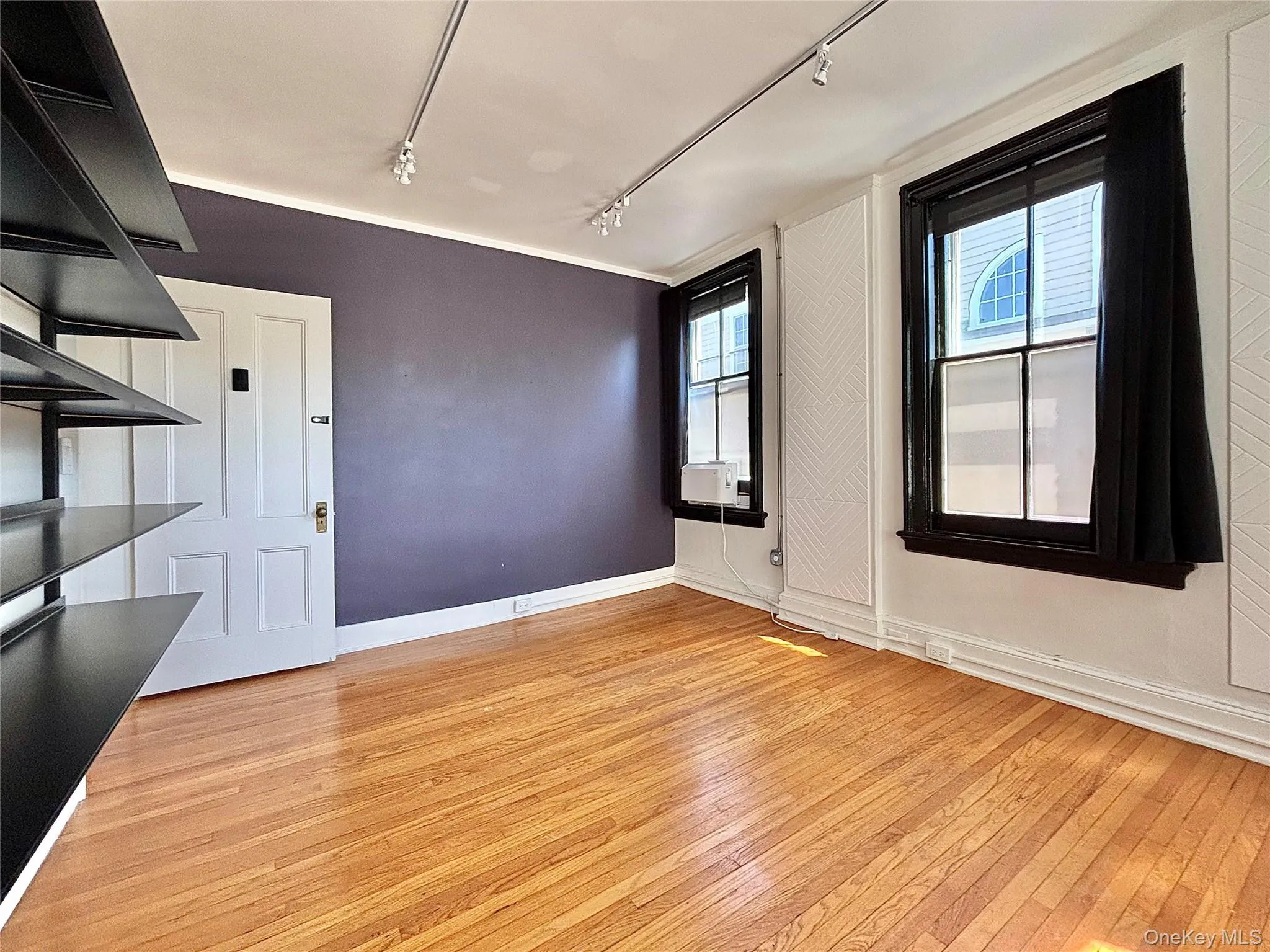 Separate conference/private office Separate conference/private office
