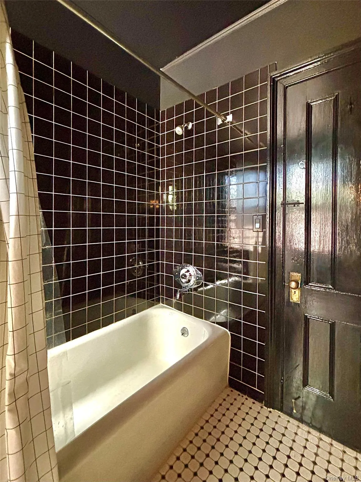 Full Bathroom Full Bathroom