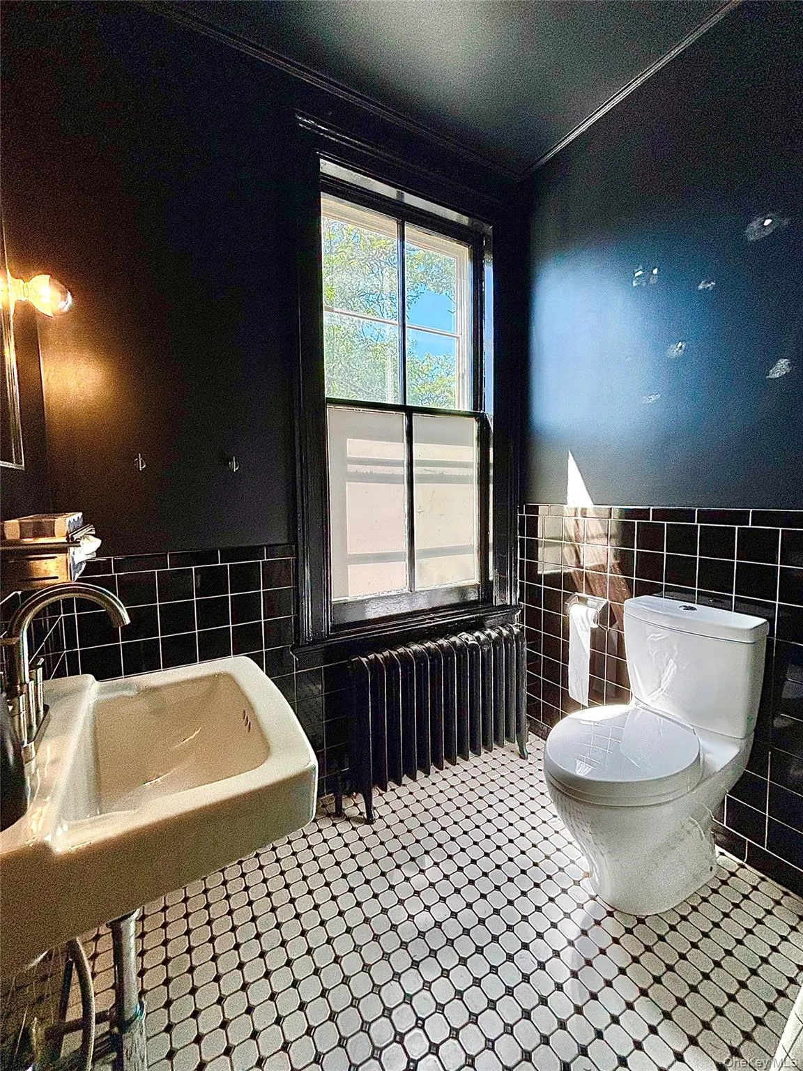 Full Bathroom Full Bathroom