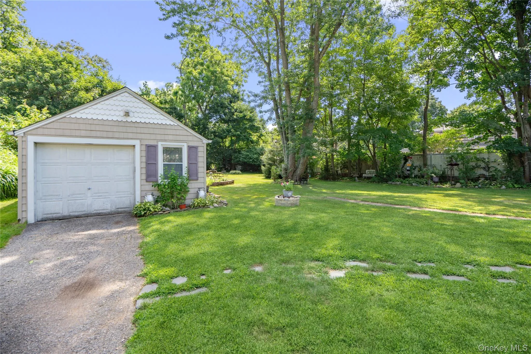34 Melville Road, Huntington, NY, 1 Bedroom Bedrooms, 3 Rooms Rooms,1 BathroomBathrooms,Residential,For Rent,Melville,0,1031387 34 Melville Road, Huntington, NY, 1 Bedroom Bedrooms, 3 Rooms Rooms,1 BathroomBathrooms,Residential,For Rent,Melville,0,1031387