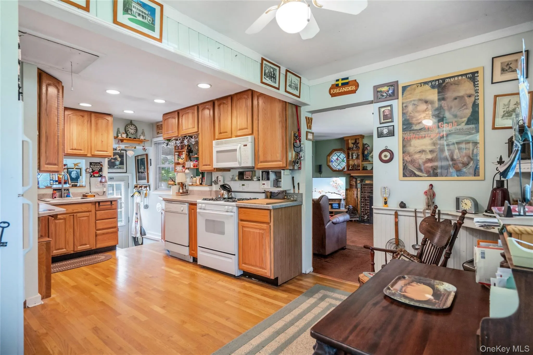 34 Melville Road, Huntington, NY, 1 Bedroom Bedrooms, 3 Rooms Rooms,1 BathroomBathrooms,Residential,For Rent,Melville,0,1031387 34 Melville Road, Huntington, NY, 1 Bedroom Bedrooms, 3 Rooms Rooms,1 BathroomBathrooms,Residential,For Rent,Melville,0,1031387