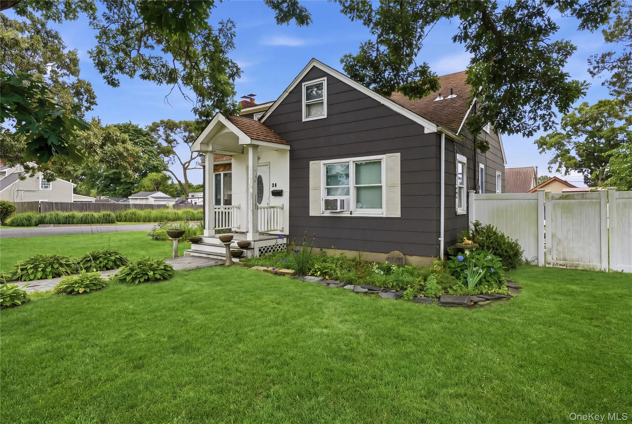 80 Everett Street, Brookhaven, NY, 3 Bedrooms Bedrooms, 7 Rooms Rooms,2 BathroomsBathrooms,Residential,For Rent,Everett,0,1031394 80 Everett Street, Brookhaven, NY, 3 Bedrooms Bedrooms, 7 Rooms Rooms,2 BathroomsBathrooms,Residential,For Rent,Everett,0,1031394