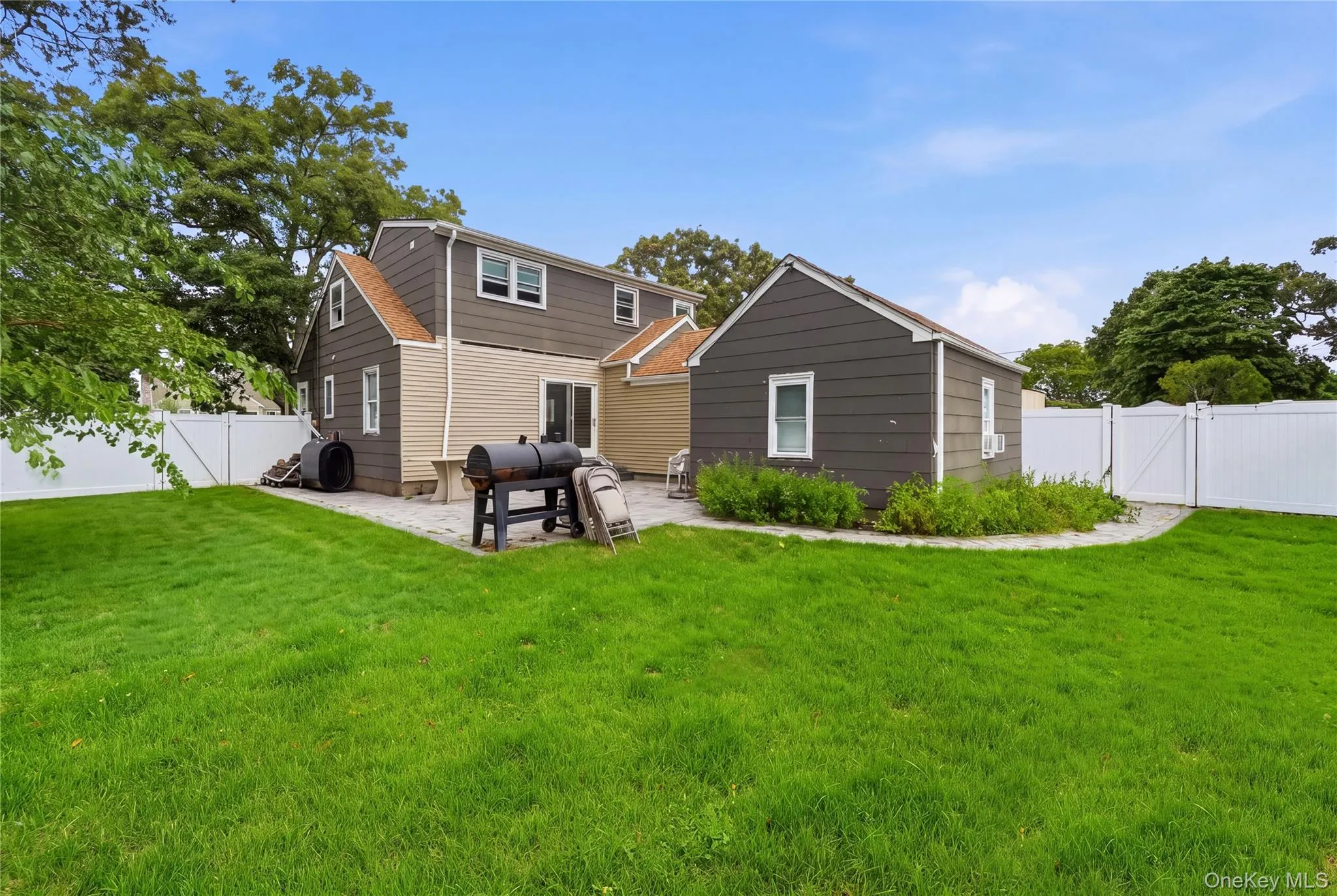 80 Everett Street, Brookhaven, NY, 3 Bedrooms Bedrooms, 7 Rooms Rooms,2 BathroomsBathrooms,Residential,For Rent,Everett,0,1031394 80 Everett Street, Brookhaven, NY, 3 Bedrooms Bedrooms, 7 Rooms Rooms,2 BathroomsBathrooms,Residential,For Rent,Everett,0,1031394