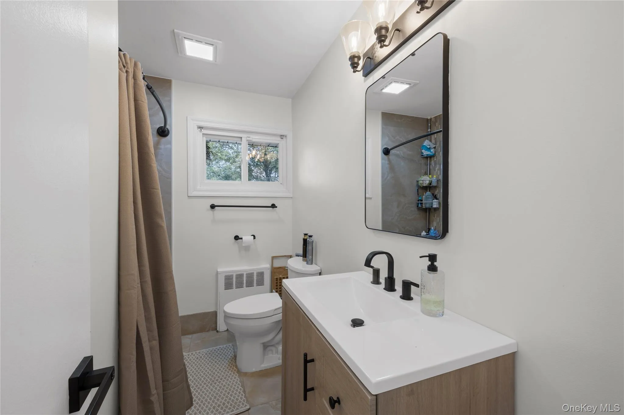 9 Leeds Lane, Babylon, NY, 3 Bedrooms Bedrooms, 6 Rooms Rooms,1 BathroomBathrooms,Residential,For Rent,Leeds,0,1031402 9 Leeds Lane, Babylon, NY, 3 Bedrooms Bedrooms, 6 Rooms Rooms,1 BathroomBathrooms,Residential,For Rent,Leeds,0,1031402