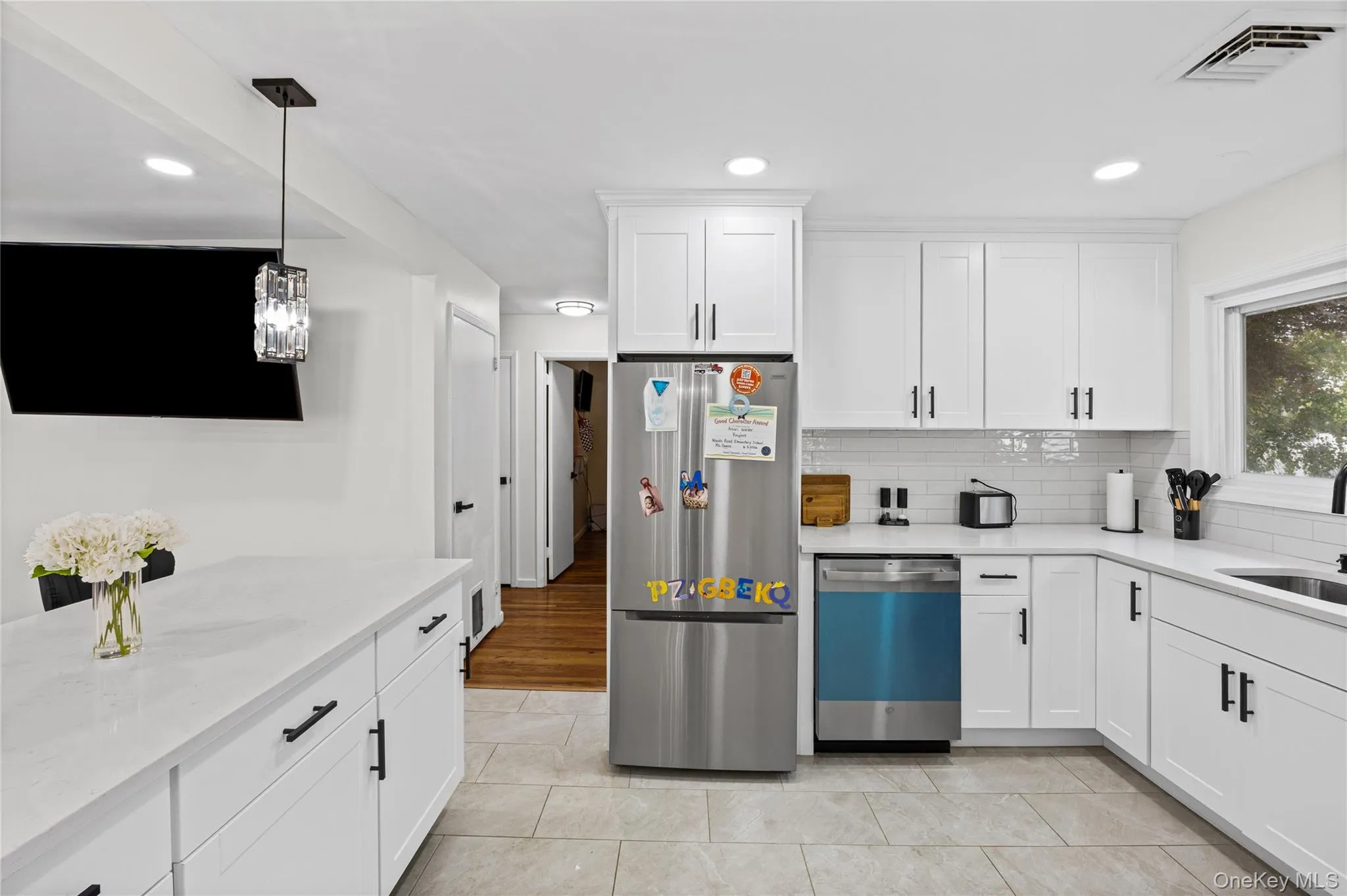 9 Leeds Lane, Babylon, NY, 3 Bedrooms Bedrooms, 6 Rooms Rooms,1 BathroomBathrooms,Residential,For Rent,Leeds,0,1031402 9 Leeds Lane, Babylon, NY, 3 Bedrooms Bedrooms, 6 Rooms Rooms,1 BathroomBathrooms,Residential,For Rent,Leeds,0,1031402