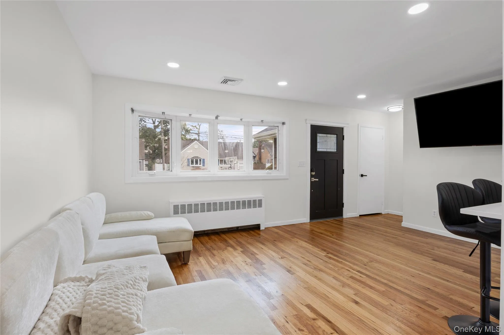 9 Leeds Lane, Babylon, NY, 3 Bedrooms Bedrooms, 6 Rooms Rooms,1 BathroomBathrooms,Residential,For Rent,Leeds,0,1031402 9 Leeds Lane, Babylon, NY, 3 Bedrooms Bedrooms, 6 Rooms Rooms,1 BathroomBathrooms,Residential,For Rent,Leeds,0,1031402