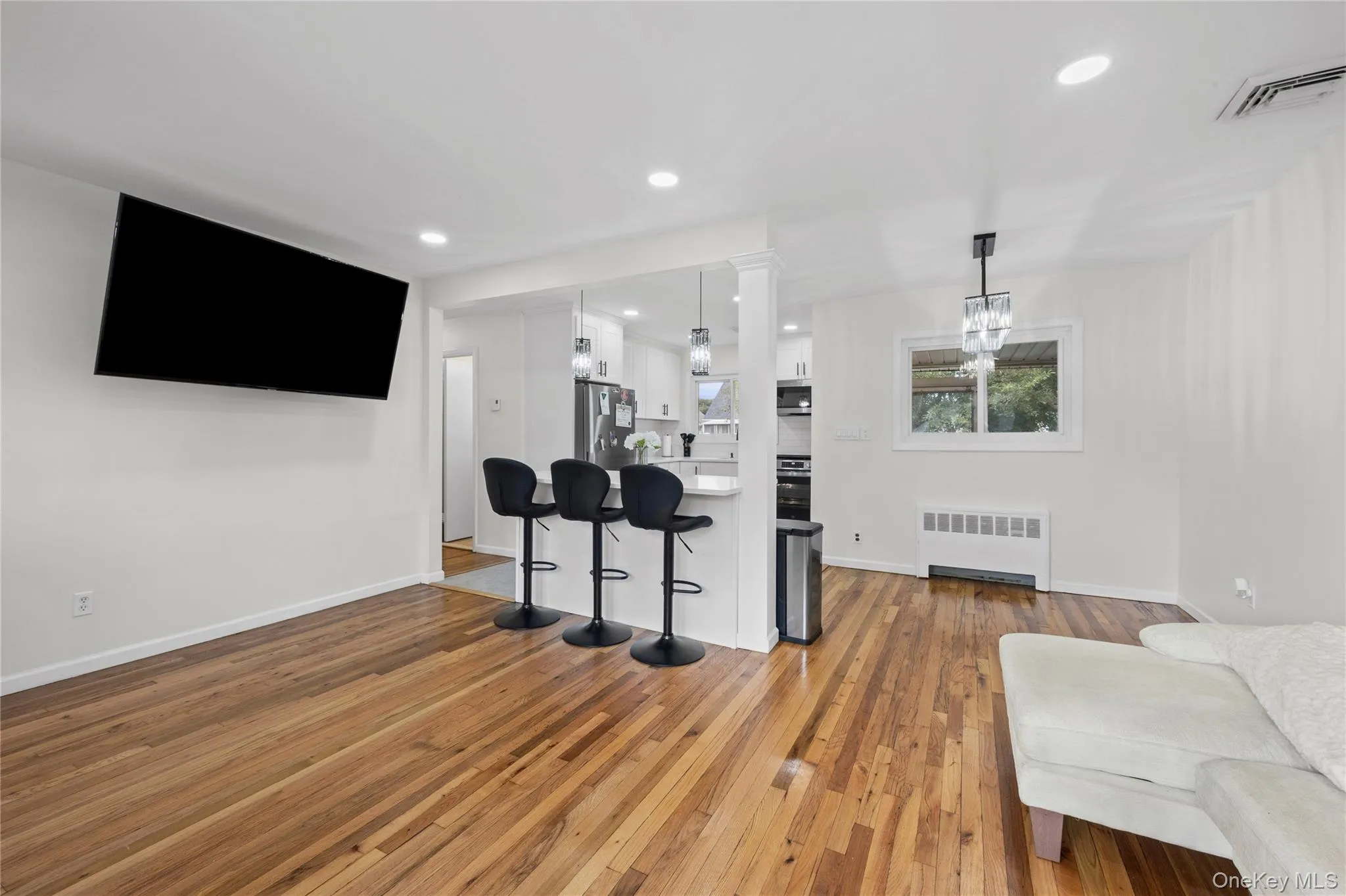 9 Leeds Lane, Babylon, NY, 3 Bedrooms Bedrooms, 6 Rooms Rooms,1 BathroomBathrooms,Residential,For Rent,Leeds,0,1031402 9 Leeds Lane, Babylon, NY, 3 Bedrooms Bedrooms, 6 Rooms Rooms,1 BathroomBathrooms,Residential,For Rent,Leeds,0,1031402