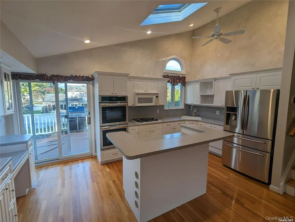 19 Comanche Lane, Huntington, NY, 4 Bedrooms Bedrooms, 9 Rooms Rooms,2 BathroomsBathrooms,Residential Lease,For Rent,Comanche,0,1031403 19 Comanche Lane, Huntington, NY, 4 Bedrooms Bedrooms, 9 Rooms Rooms,2 BathroomsBathrooms,Residential Lease,For Rent,Comanche,0,1031403