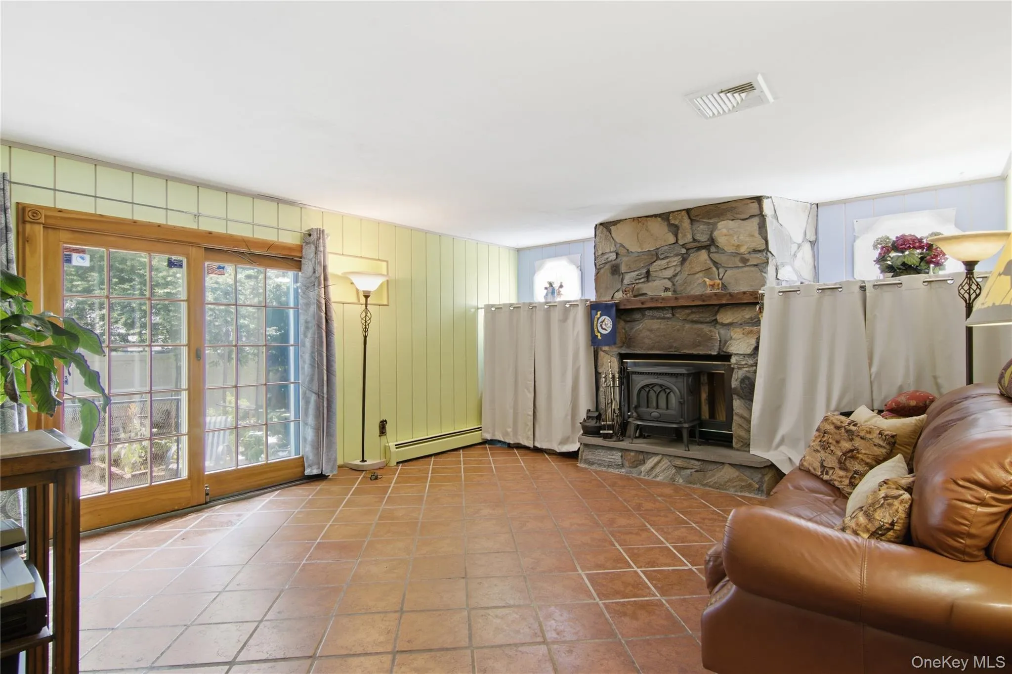 22 Clymer Street, Brookhaven, NY, 4 Bedrooms Bedrooms, 8 Rooms Rooms,2 BathroomsBathrooms,Residential,For Rent,Clymer,0,1031407 22 Clymer Street, Brookhaven, NY, 4 Bedrooms Bedrooms, 8 Rooms Rooms,2 BathroomsBathrooms,Residential,For Rent,Clymer,0,1031407