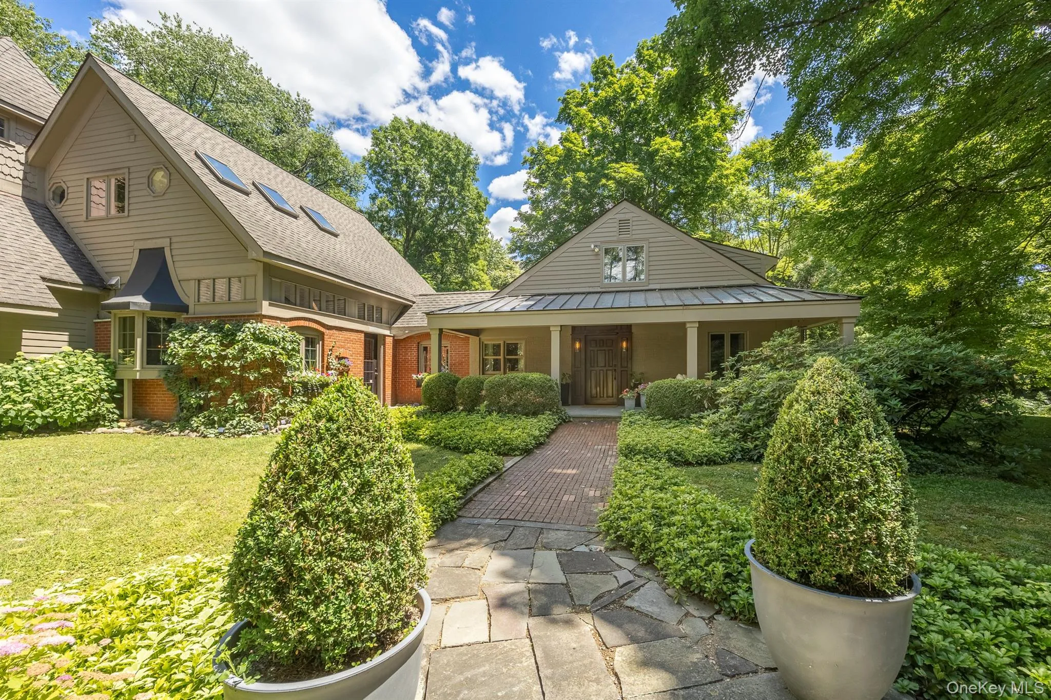 Elegant landscaping & hardscaping Elegant landscaping & hardscaping