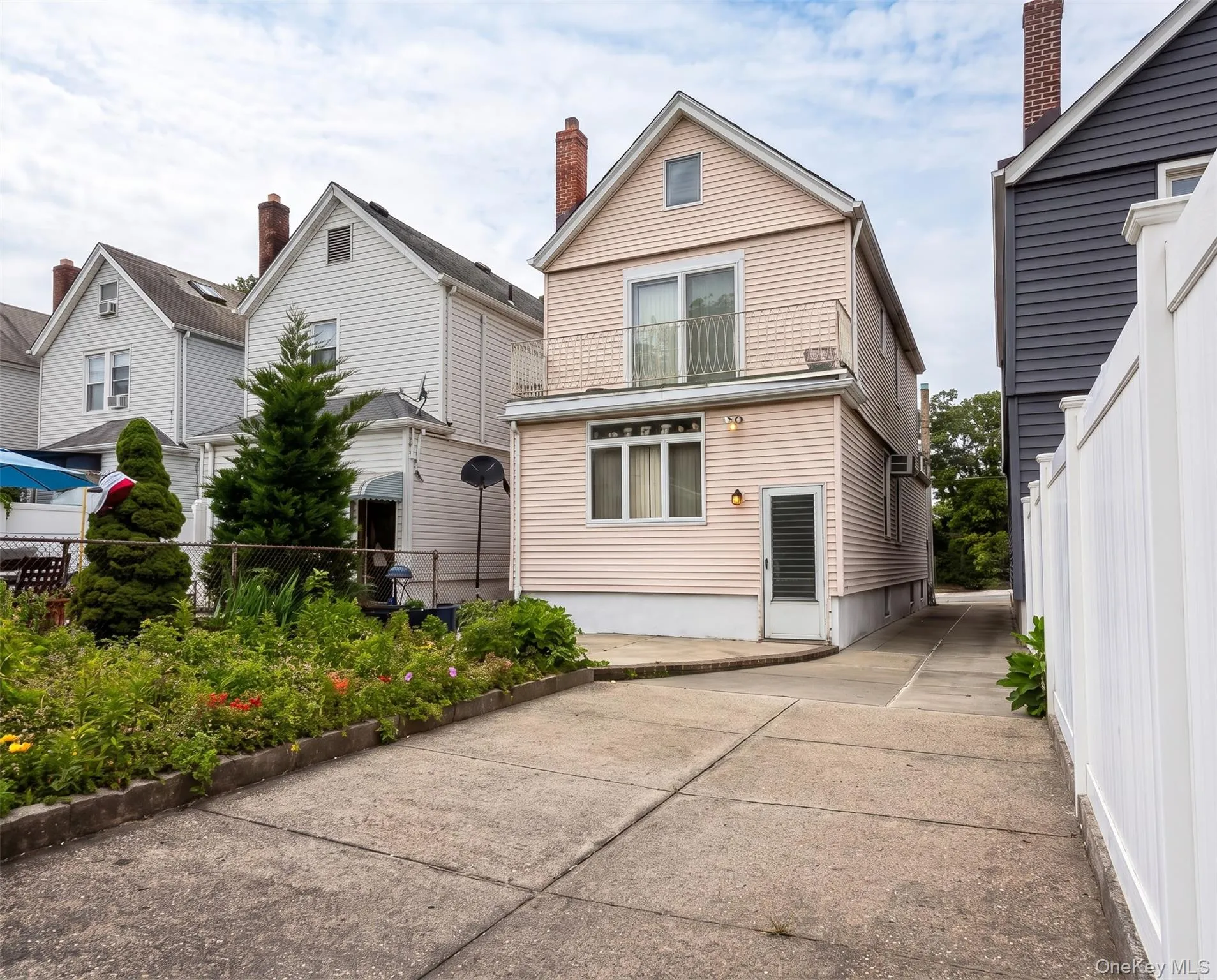 6424 80th Avenue, New York, NY, 3 Bedrooms Bedrooms, 7 Rooms Rooms,2 BathroomsBathrooms,Residential,For Rent,80th,0,1031415 6424 80th Avenue, New York, NY, 3 Bedrooms Bedrooms, 7 Rooms Rooms,2 BathroomsBathrooms,Residential,For Rent,80th,0,1031415
