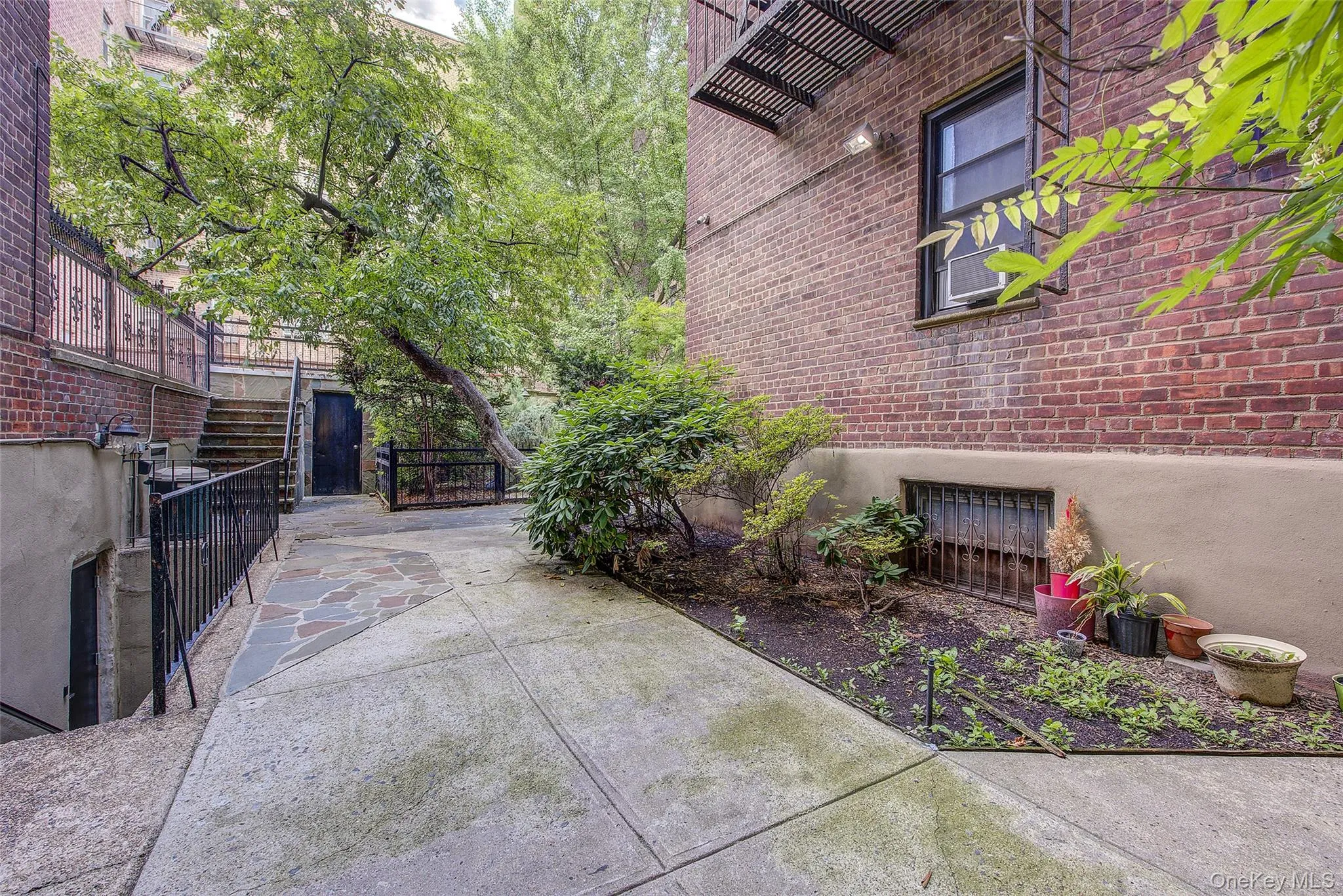 37-27 86th Street, New York, NY, 1 Bedroom Bedrooms, 3 Rooms Rooms,1 BathroomBathrooms,Residential,For Rent,86th,0,1031419 37-27 86th Street, New York, NY, 1 Bedroom Bedrooms, 3 Rooms Rooms,1 BathroomBathrooms,Residential,For Rent,86th,0,1031419