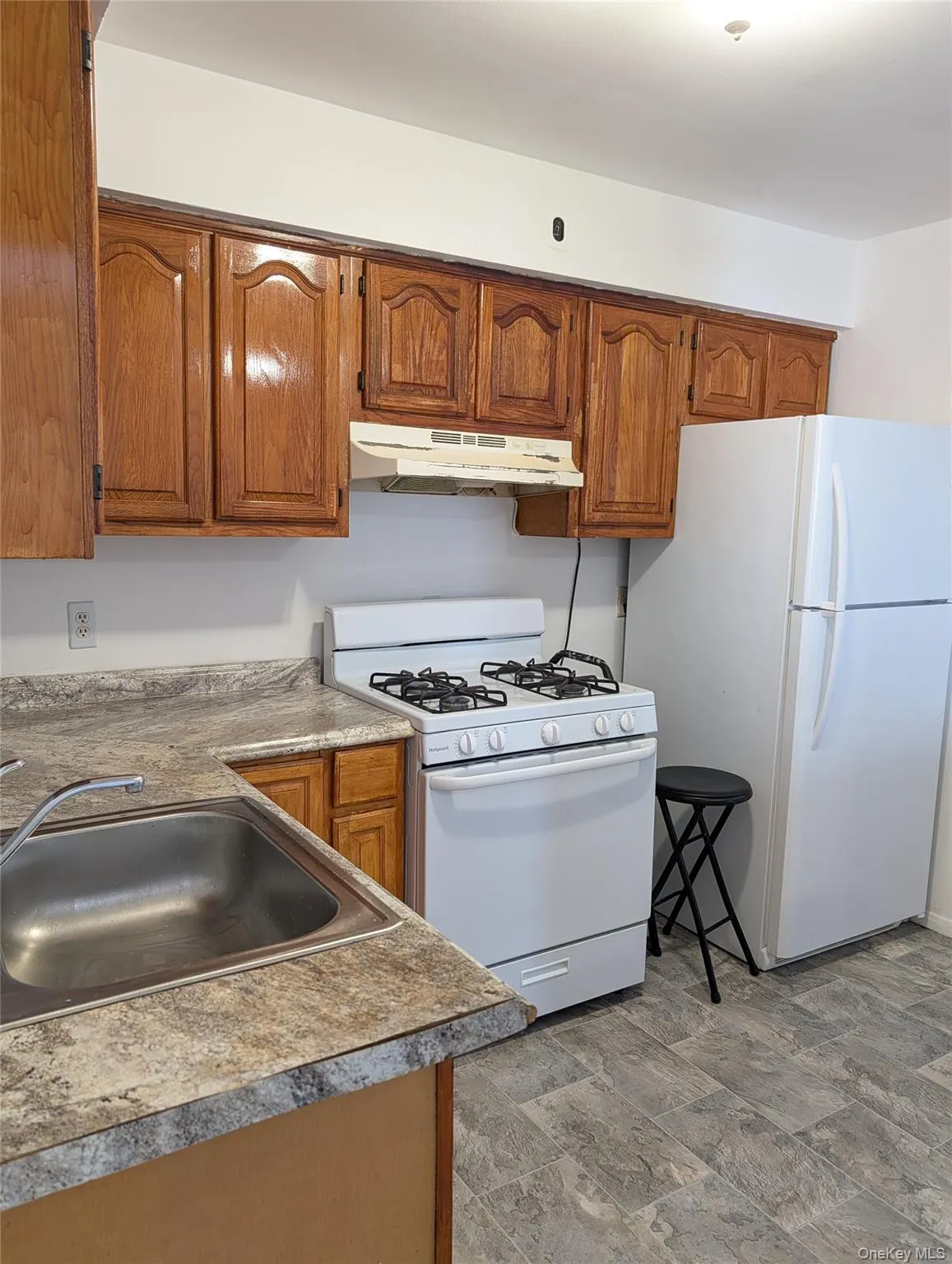 52-83 72nd Place, New York, NY, 3 Bedrooms Bedrooms, 5 Rooms Rooms,1 BathroomBathrooms,Residential Lease,For Rent,72nd,0,1031421 52-83 72nd Place, New York, NY, 3 Bedrooms Bedrooms, 5 Rooms Rooms,1 BathroomBathrooms,Residential Lease,For Rent,72nd,0,1031421