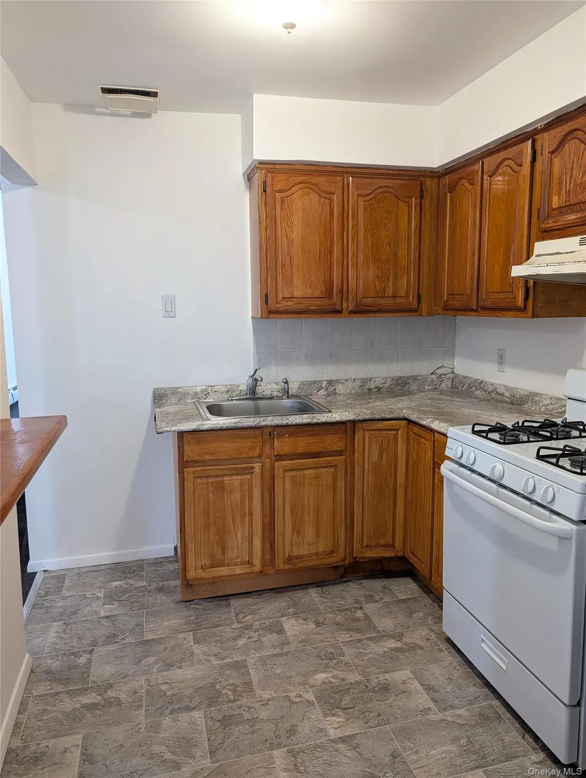 52-83 72nd Place, New York, NY, 3 Bedrooms Bedrooms, 5 Rooms Rooms,1 BathroomBathrooms,Residential Lease,For Rent,72nd,0,1031421 52-83 72nd Place, New York, NY, 3 Bedrooms Bedrooms, 5 Rooms Rooms,1 BathroomBathrooms,Residential Lease,For Rent,72nd,0,1031421