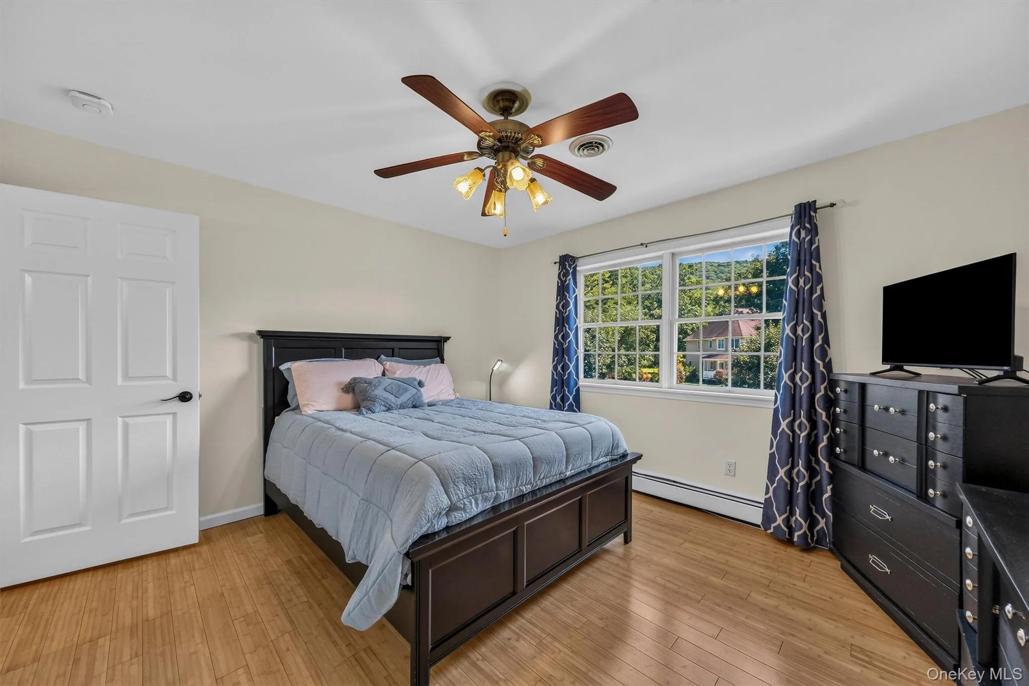 44 Greenwich Avenue, Woodbury, NY, 4 Bedrooms Bedrooms, 9 Rooms Rooms,3 BathroomsBathrooms,Residential,For Rent,Greenwich,0,1031426 44 Greenwich Avenue, Woodbury, NY, 4 Bedrooms Bedrooms, 9 Rooms Rooms,3 BathroomsBathrooms,Residential,For Rent,Greenwich,0,1031426
