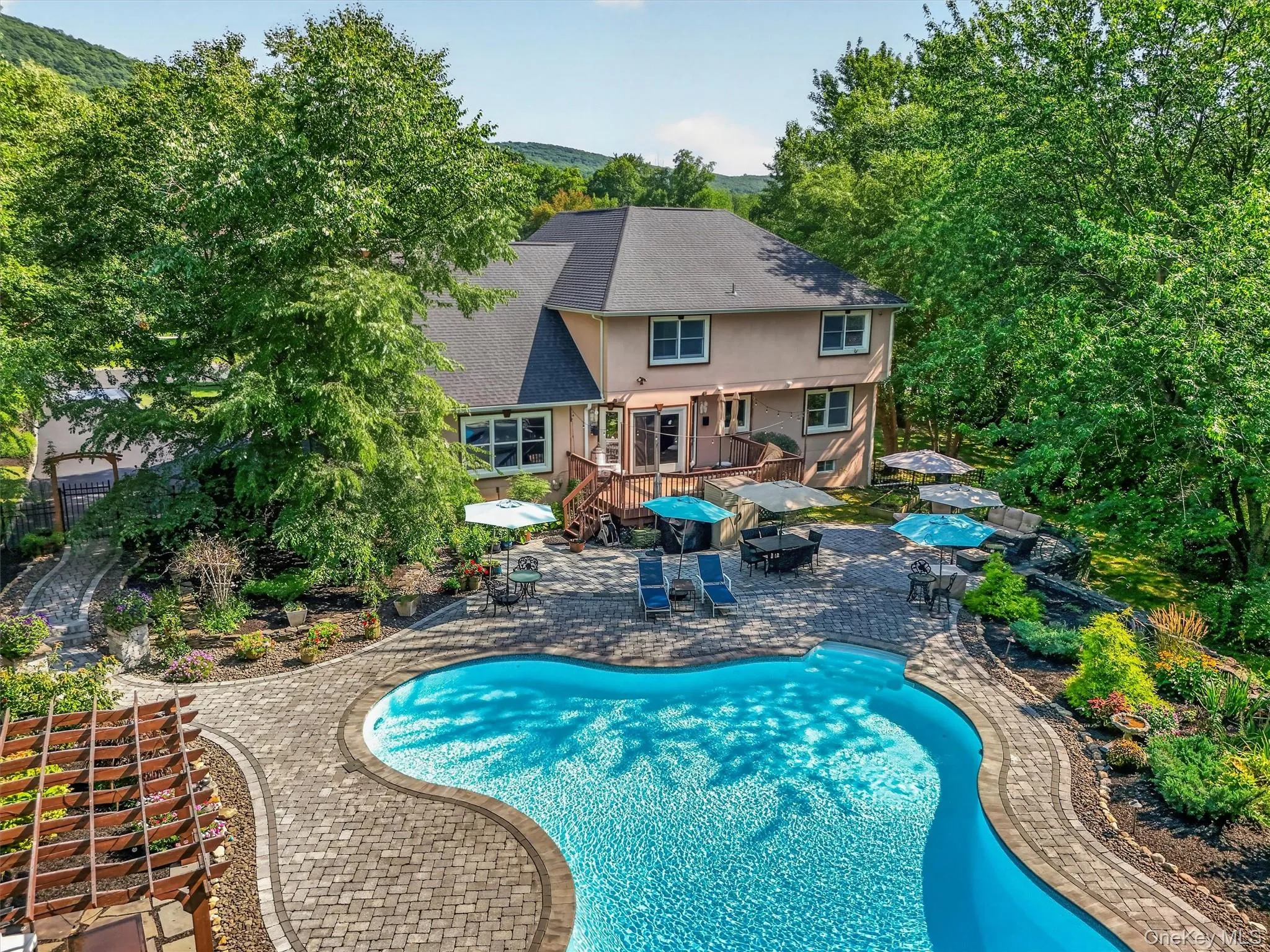 44 Greenwich Avenue, Woodbury, NY, 4 Bedrooms Bedrooms, 9 Rooms Rooms,3 BathroomsBathrooms,Residential,For Rent,Greenwich,0,1031426 44 Greenwich Avenue, Woodbury, NY, 4 Bedrooms Bedrooms, 9 Rooms Rooms,3 BathroomsBathrooms,Residential,For Rent,Greenwich,0,1031426
