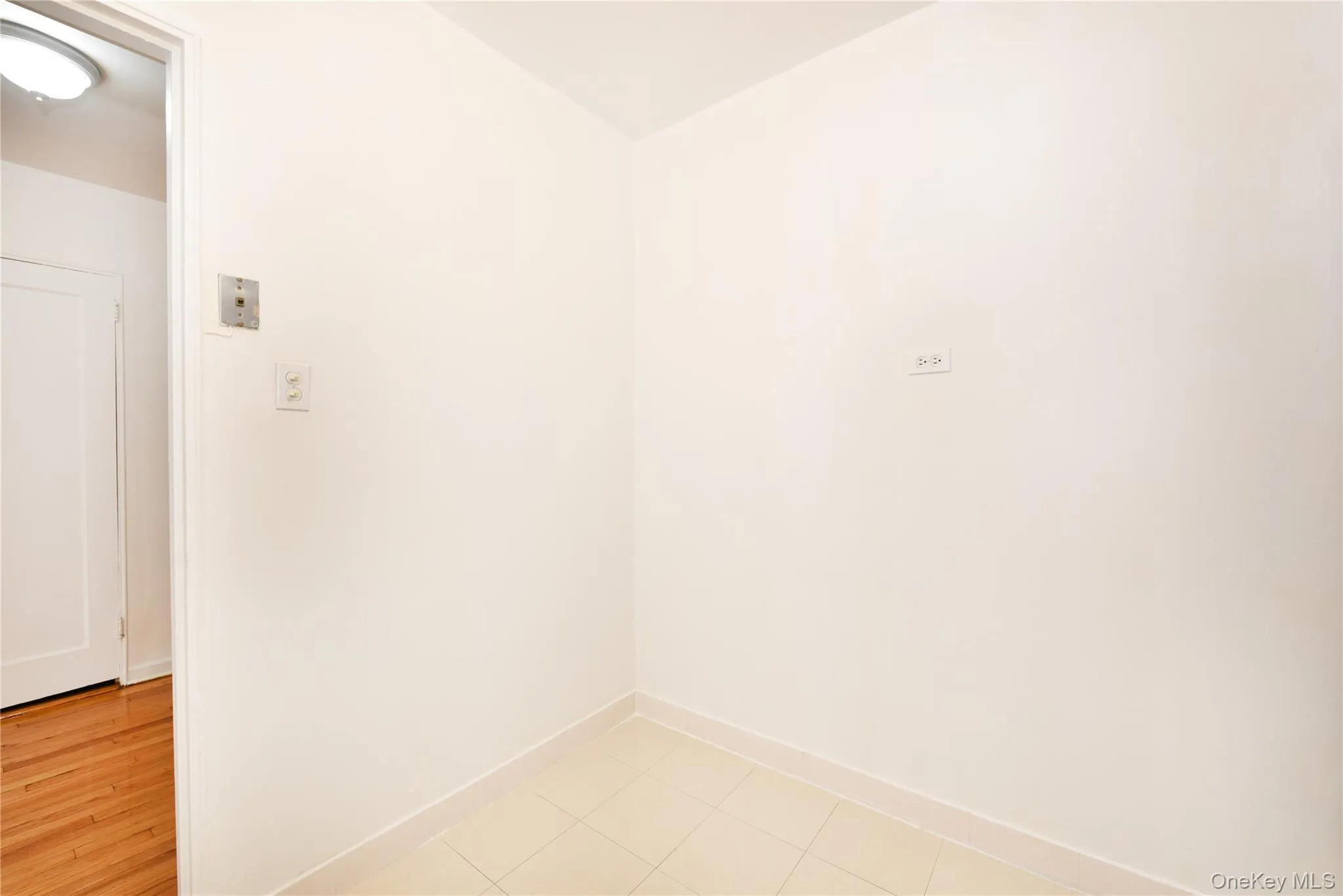139-09 84 Drive, New York, NY, 1 Bedroom Bedrooms, 4 Rooms Rooms,1 BathroomBathrooms,Residential,For Rent,84,0,1031428 139-09 84 Drive, New York, NY, 1 Bedroom Bedrooms, 4 Rooms Rooms,1 BathroomBathrooms,Residential,For Rent,84,0,1031428