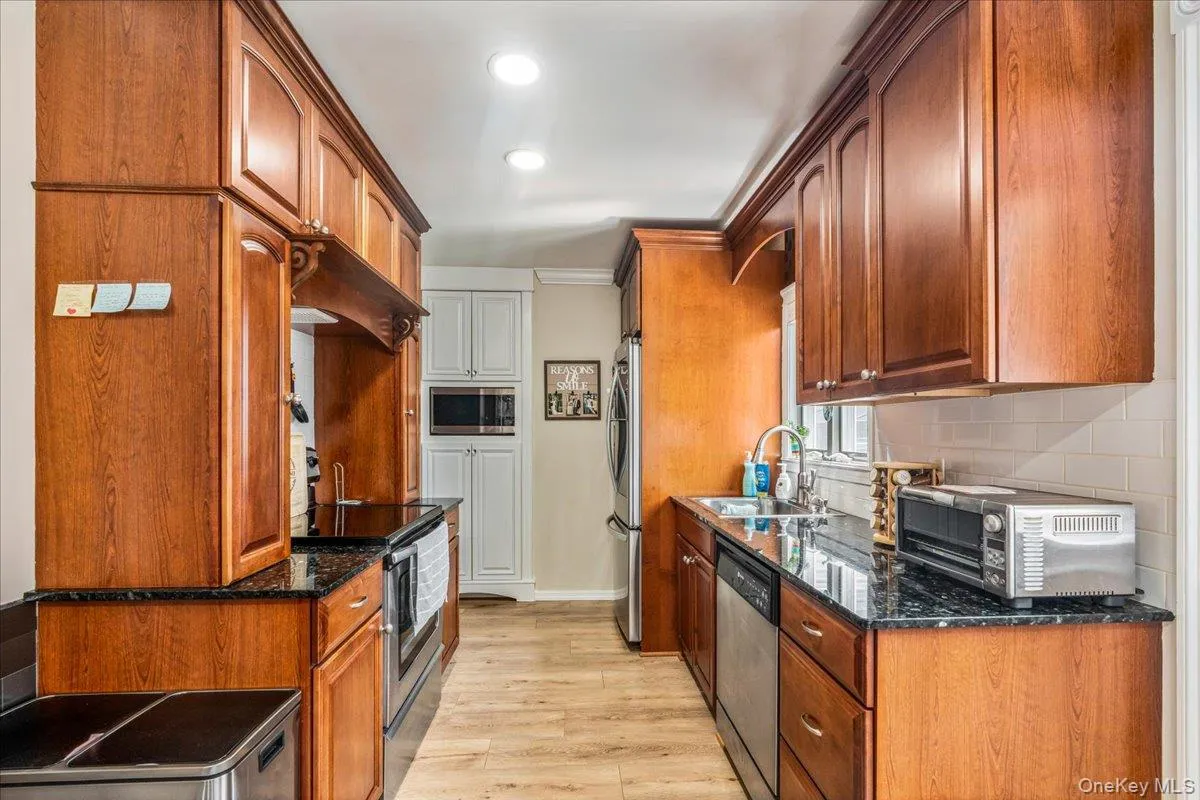 2 Gateway, Oyster Bay, NY, 3 Bedrooms Bedrooms, 8 Rooms Rooms,2 BathroomsBathrooms,Residential,For Rent,Gateway,0,1031431 2 Gateway, Oyster Bay, NY, 3 Bedrooms Bedrooms, 8 Rooms Rooms,2 BathroomsBathrooms,Residential,For Rent,Gateway,0,1031431