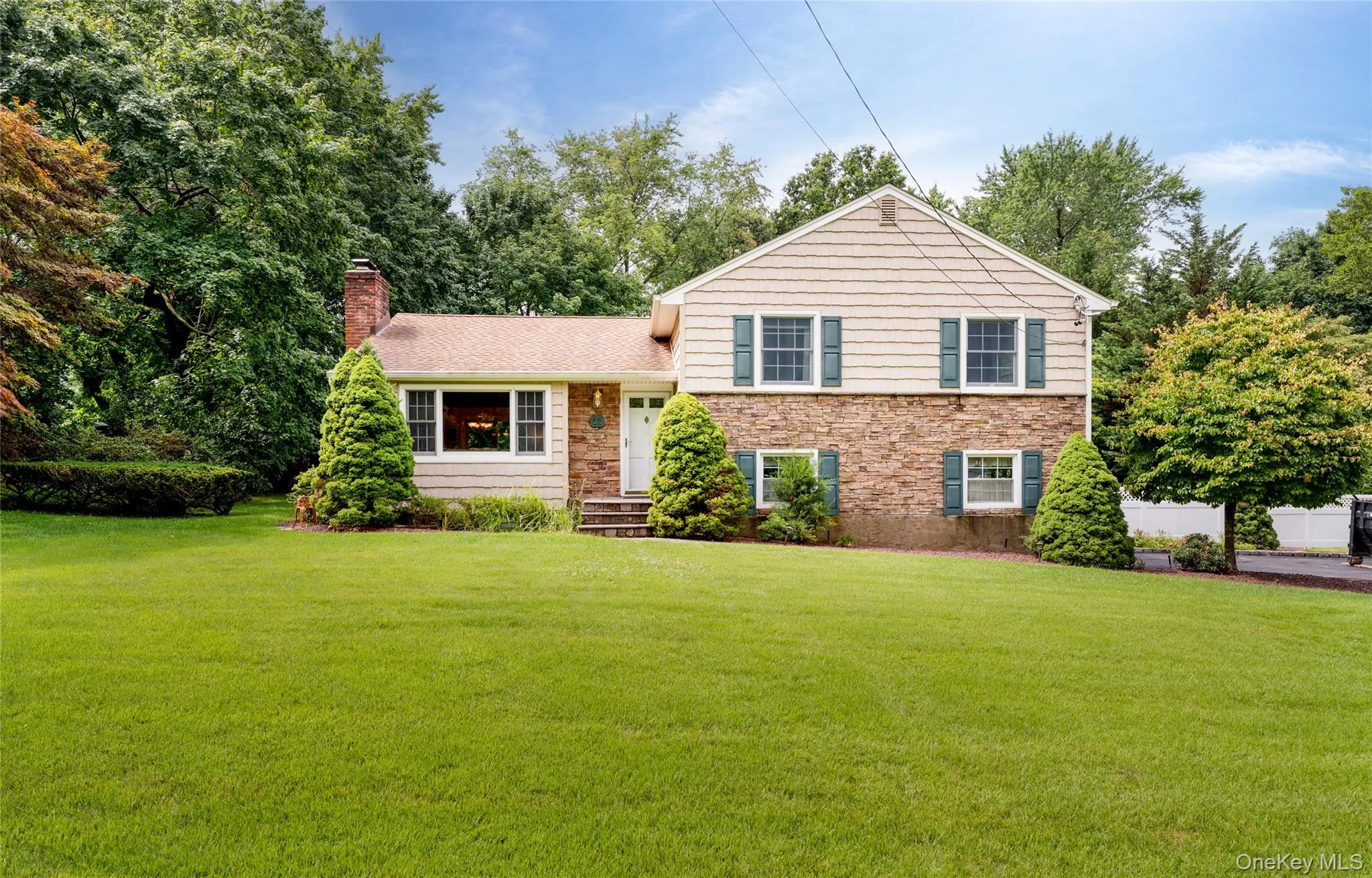 Well maintained and updated Three Village home: Setauket ES, Gelinas MS, Ward Melville HS Well maintained and updated Three Village home: Setauket ES, Gelinas MS, Ward Melville HS