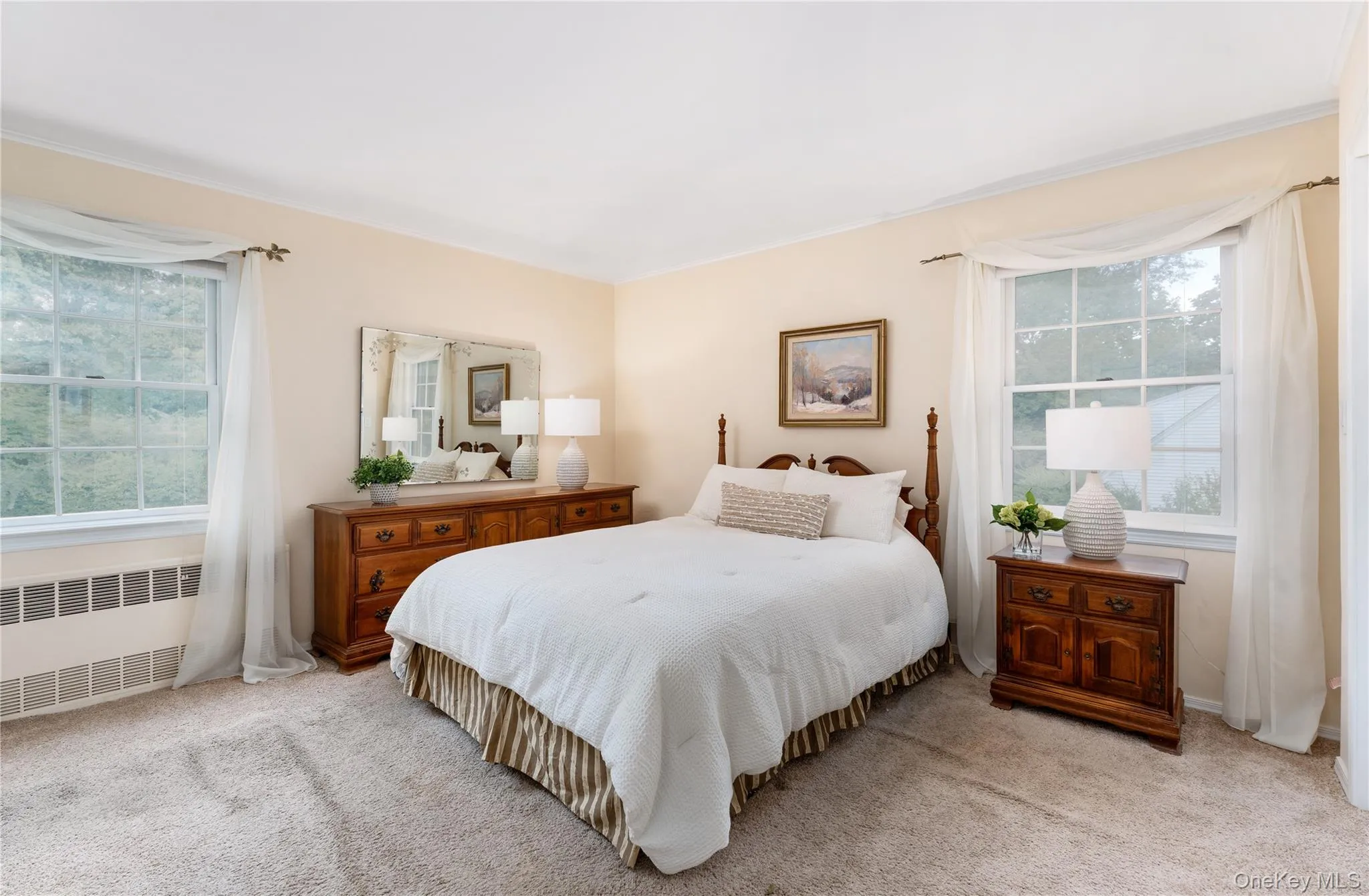 Primary ensuite, hardwood floors under carpet Primary ensuite, hardwood floors under carpet