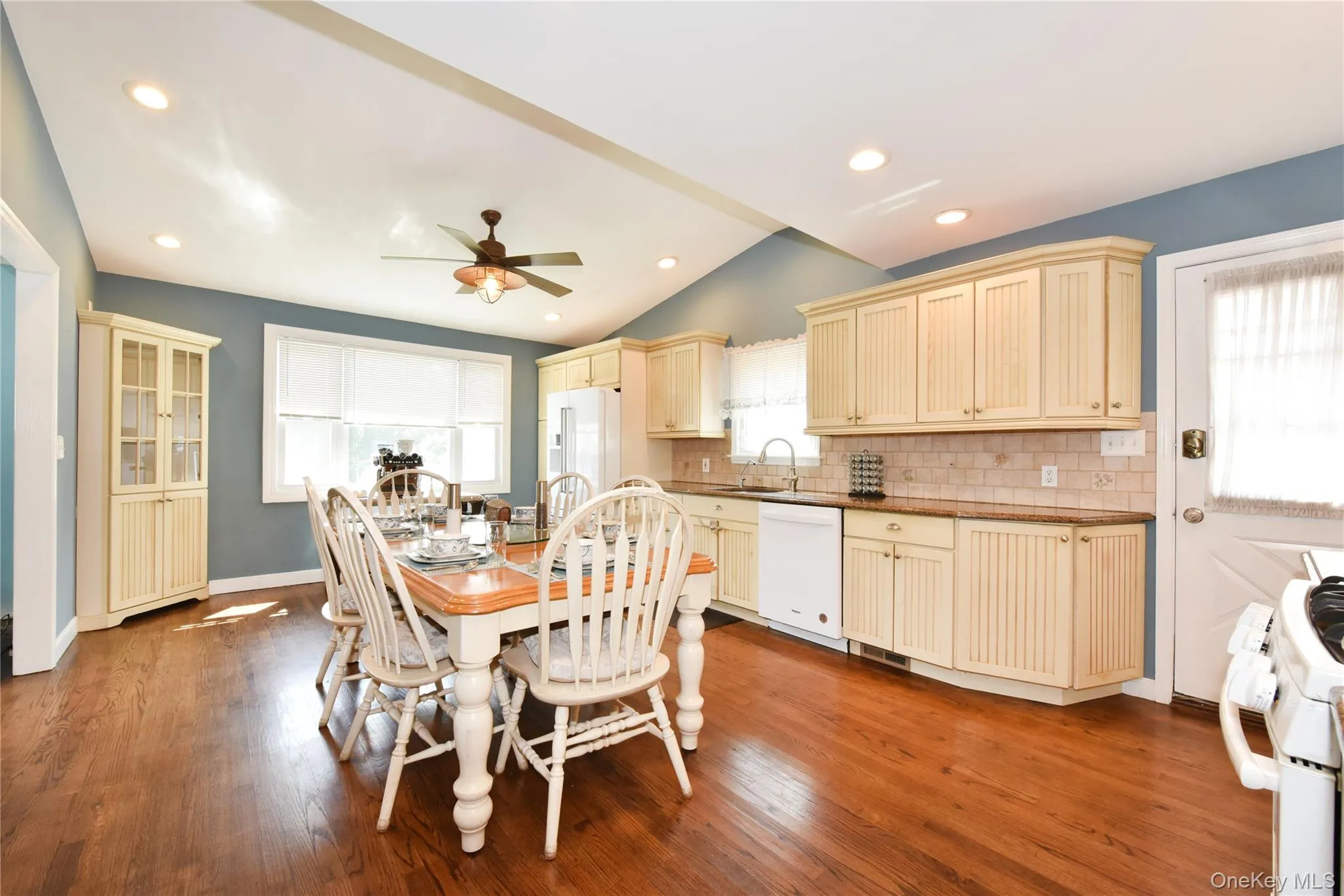 592 Winthrop Avenue, Hempstead, NY, 3 Bedrooms Bedrooms, 6 Rooms Rooms,2 BathroomsBathrooms,Residential,For Rent,Winthrop,0,1031439 592 Winthrop Avenue, Hempstead, NY, 3 Bedrooms Bedrooms, 6 Rooms Rooms,2 BathroomsBathrooms,Residential,For Rent,Winthrop,0,1031439