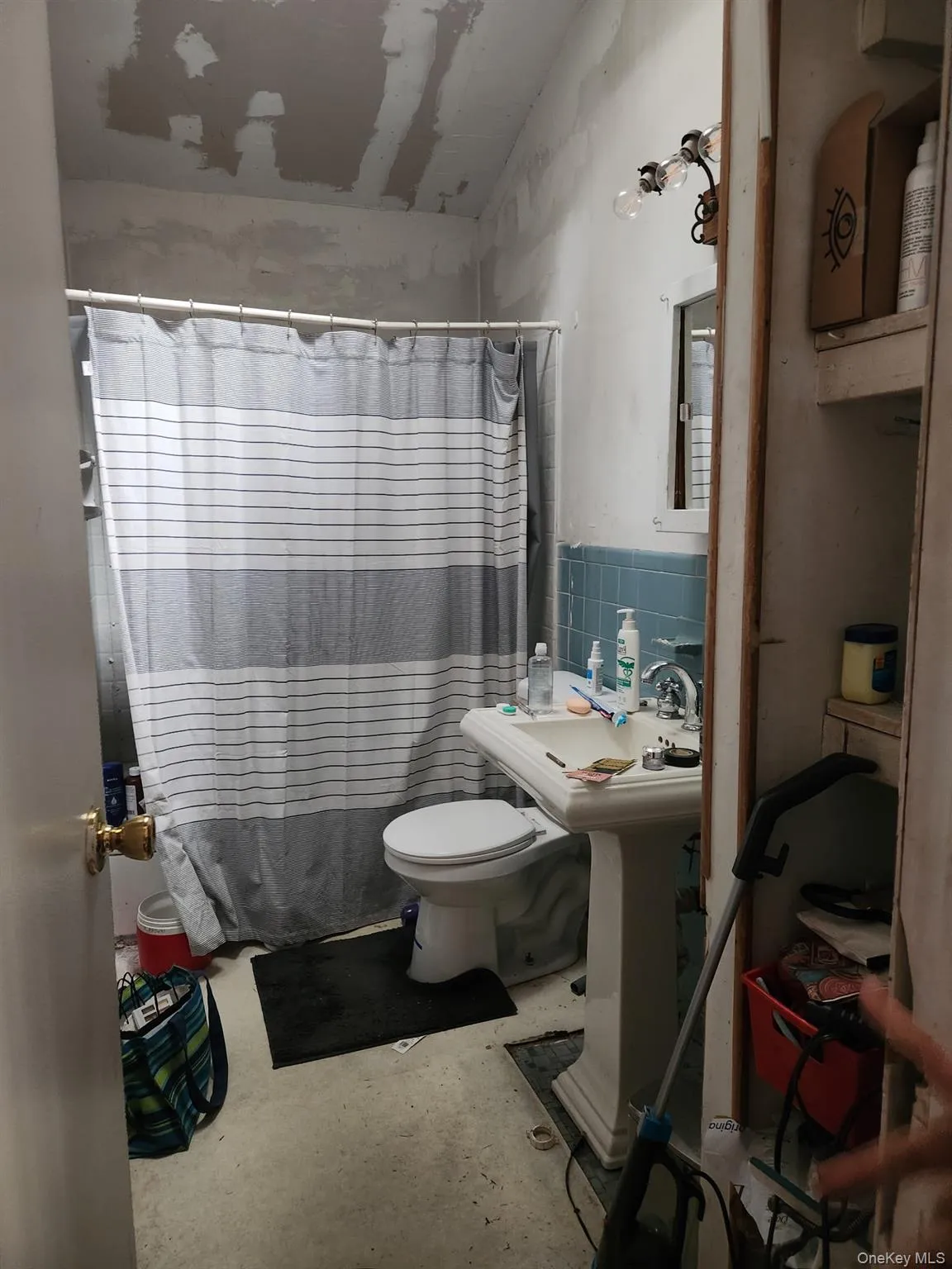 229 Mill Road, Brookhaven, NY, 3 Bedrooms Bedrooms, 7 Rooms Rooms,1 BathroomBathrooms,Residential,For Rent,Mill,0,1031440 229 Mill Road, Brookhaven, NY, 3 Bedrooms Bedrooms, 7 Rooms Rooms,1 BathroomBathrooms,Residential,For Rent,Mill,0,1031440