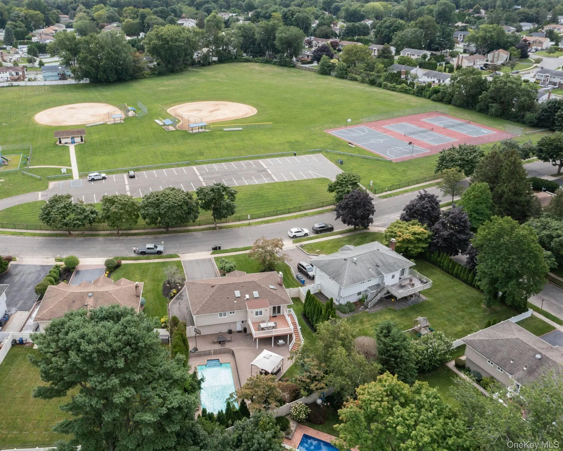 66 Harvest Lane, Smithtown, NY, 4 Bedrooms Bedrooms, 7 Rooms Rooms,3 BathroomsBathrooms,Residential,For Rent,Harvest,0,1031448 66 Harvest Lane, Smithtown, NY, 4 Bedrooms Bedrooms, 7 Rooms Rooms,3 BathroomsBathrooms,Residential,For Rent,Harvest,0,1031448