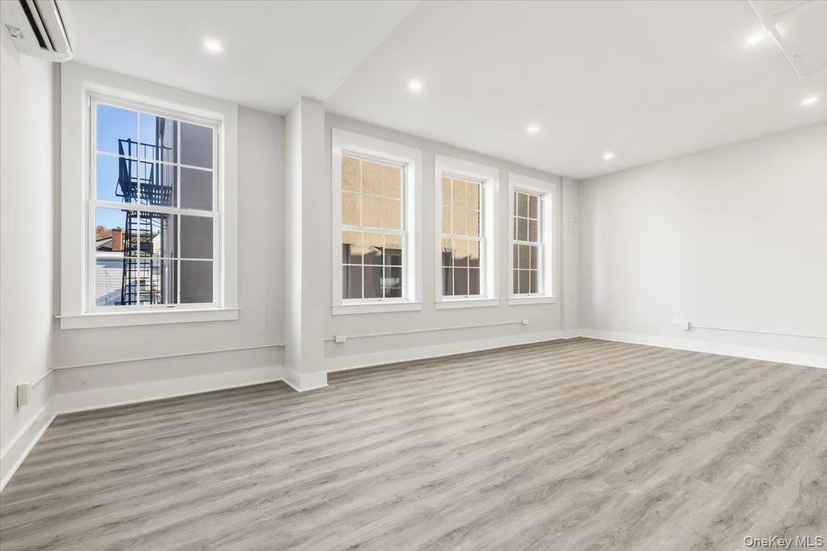 49 Beekman Avenue, Mount Pleasant, NY, 1 Bedroom Bedrooms, 3 Rooms Rooms,1 BathroomBathrooms,Residential Lease,For Rent,Beekman,0,1031454 49 Beekman Avenue, Mount Pleasant, NY, 1 Bedroom Bedrooms, 3 Rooms Rooms,1 BathroomBathrooms,Residential Lease,For Rent,Beekman,0,1031454
