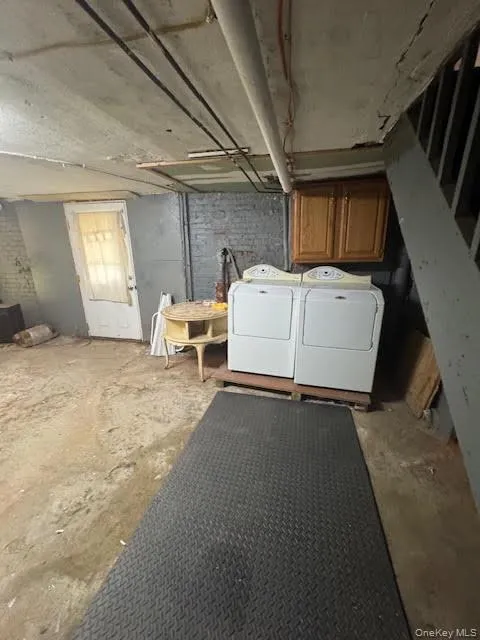 Basement provides storage & washer/dryer access. Basement provides storage & washer/dryer access.