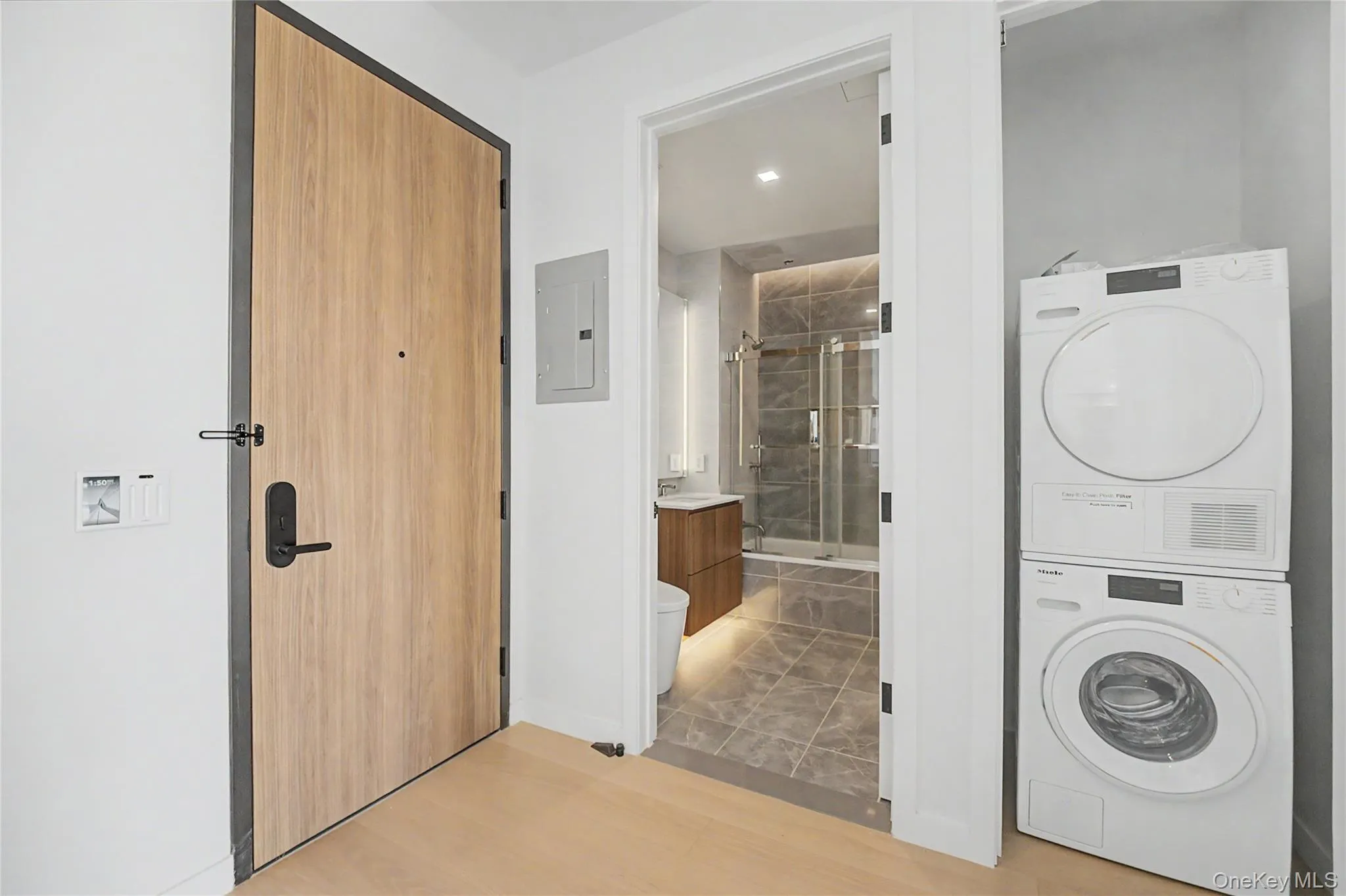 35-32 Leavitt Street, New York, NY, 1 Bedroom Bedrooms, 3 Rooms Rooms,1 BathroomBathrooms,Residential,For Rent,Leavitt,0,1031458 35-32 Leavitt Street, New York, NY, 1 Bedroom Bedrooms, 3 Rooms Rooms,1 BathroomBathrooms,Residential,For Rent,Leavitt,0,1031458