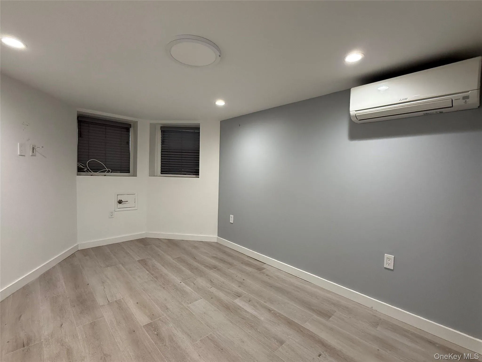 6194 Grove St, New York, NY, 3 Bedrooms Bedrooms, 5 Rooms Rooms,2 BathroomsBathrooms,Residential Lease,For Rent,Grove St,0,1031469 6194 Grove St, New York, NY, 3 Bedrooms Bedrooms, 5 Rooms Rooms,2 BathroomsBathrooms,Residential Lease,For Rent,Grove St,0,1031469