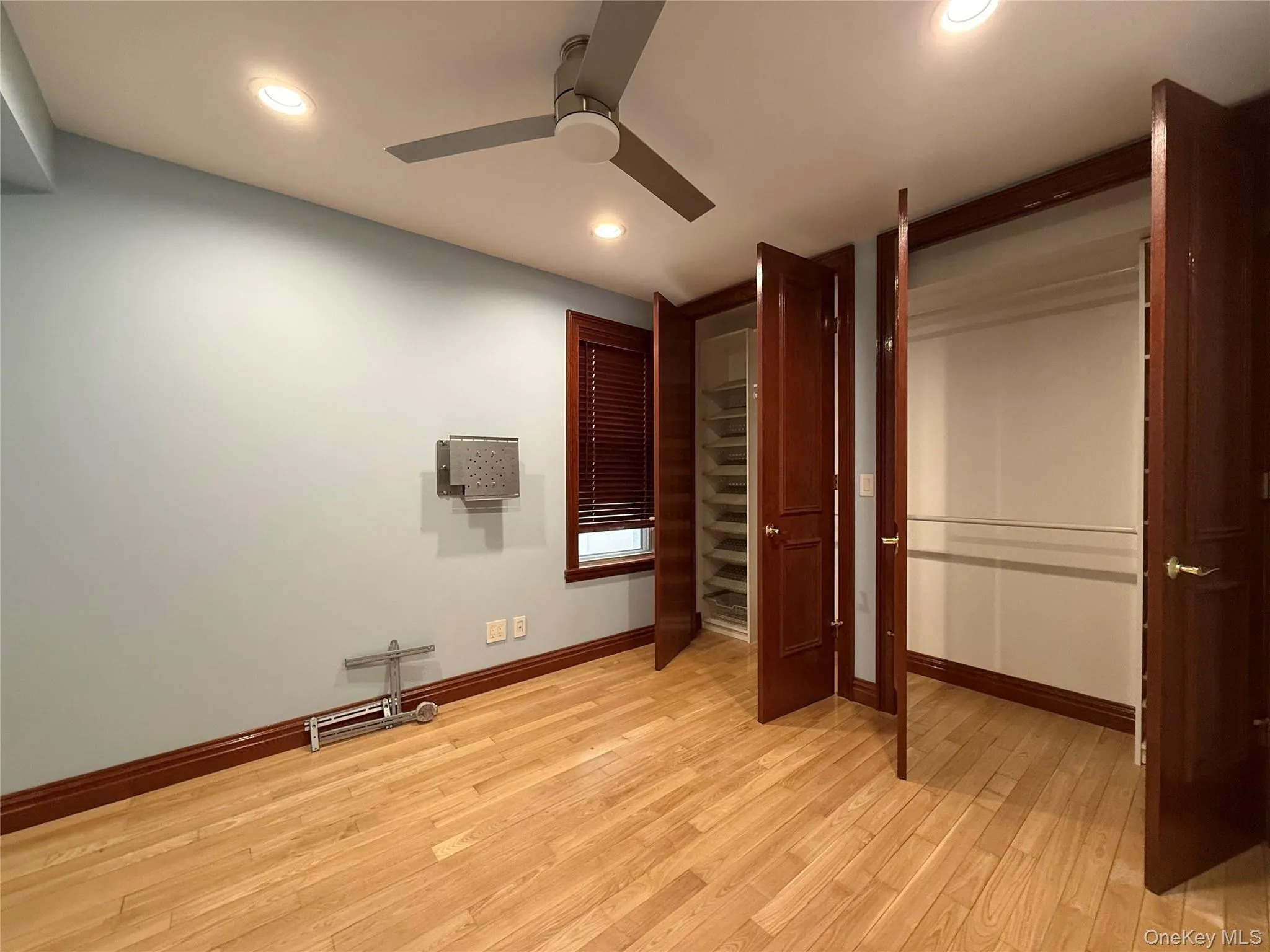 6194 Grove St, New York, NY, 3 Bedrooms Bedrooms, 5 Rooms Rooms,2 BathroomsBathrooms,Residential Lease,For Rent,Grove St,0,1031469 6194 Grove St, New York, NY, 3 Bedrooms Bedrooms, 5 Rooms Rooms,2 BathroomsBathrooms,Residential Lease,For Rent,Grove St,0,1031469