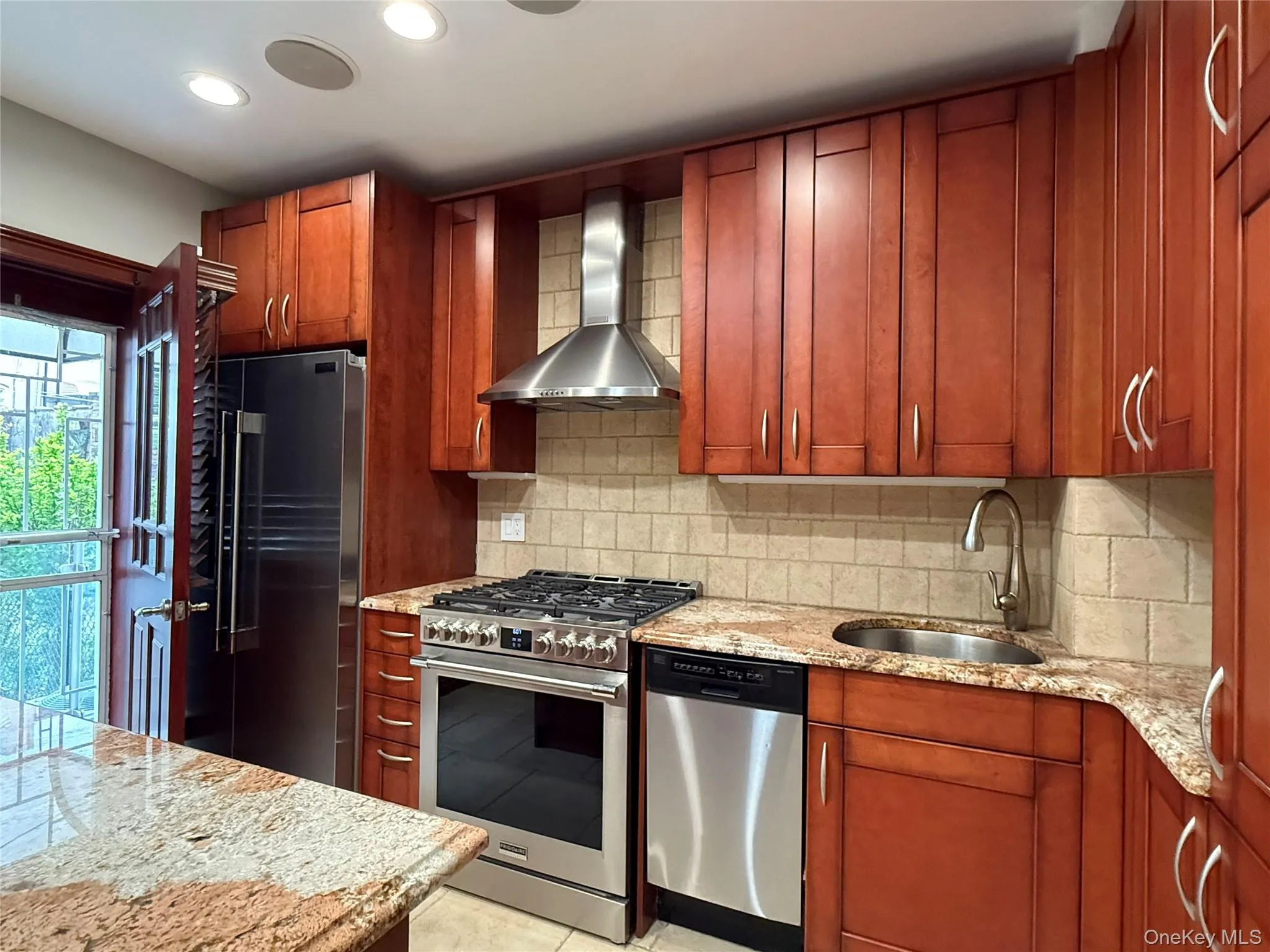 6194 Grove St, New York, NY, 3 Bedrooms Bedrooms, 5 Rooms Rooms,2 BathroomsBathrooms,Residential Lease,For Rent,Grove St,0,1031469 6194 Grove St, New York, NY, 3 Bedrooms Bedrooms, 5 Rooms Rooms,2 BathroomsBathrooms,Residential Lease,For Rent,Grove St,0,1031469