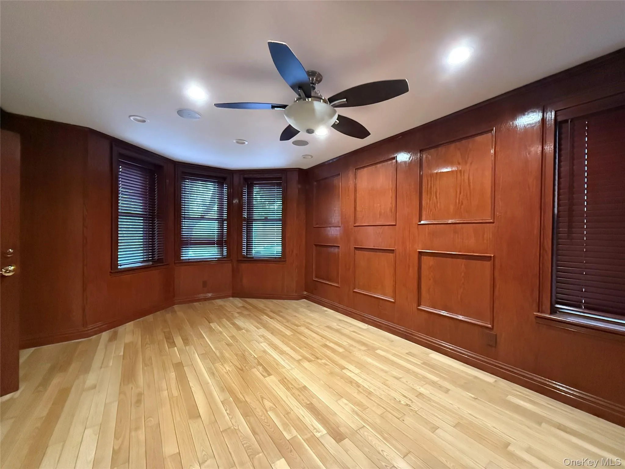6194 Grove St, New York, NY, 3 Bedrooms Bedrooms, 5 Rooms Rooms,2 BathroomsBathrooms,Residential Lease,For Rent,Grove St,0,1031469 6194 Grove St, New York, NY, 3 Bedrooms Bedrooms, 5 Rooms Rooms,2 BathroomsBathrooms,Residential Lease,For Rent,Grove St,0,1031469