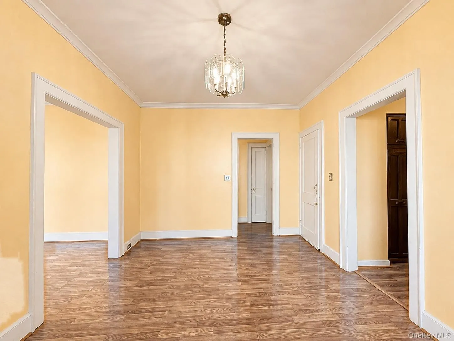 Dining room conveniently located between the kitchen and living room. Dining room conveniently located between the kitchen and living room.