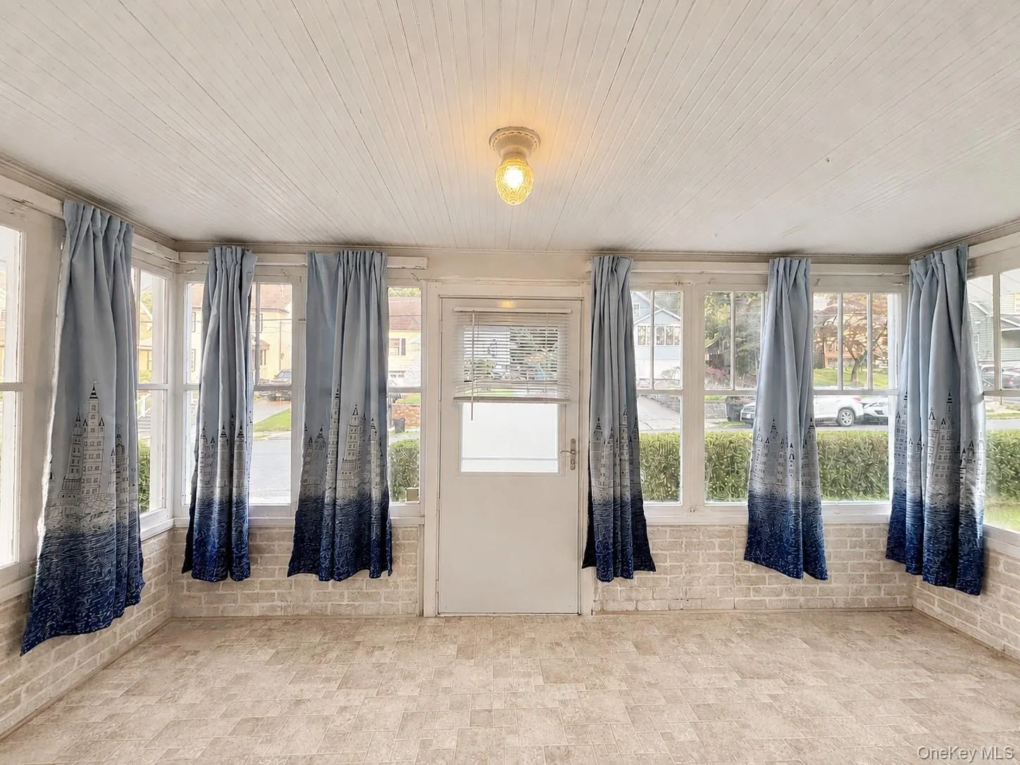 39 California Avenue, Middletown, NY, 4 Bedrooms Bedrooms, 7 Rooms Rooms,1 BathroomBathrooms,Residential,For Rent,California,0,1031475 39 California Avenue, Middletown, NY, 4 Bedrooms Bedrooms, 7 Rooms Rooms,1 BathroomBathrooms,Residential,For Rent,California,0,1031475