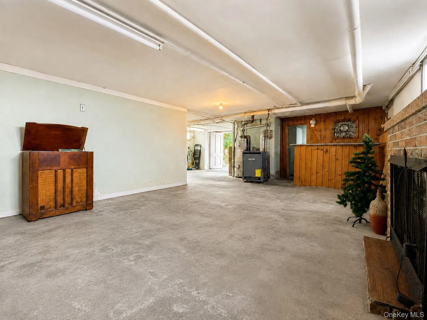 Large basement offering abundant storage and future potential. Large basement offering abundant storage and future potential.
