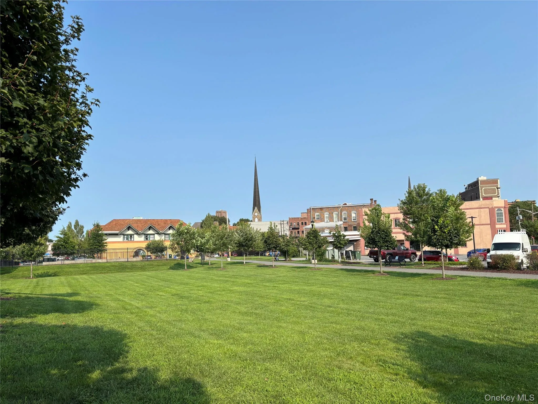 Nearby Downtown Middletown offering shopping, dining, community amenities, and green space. Nearby Downtown Middletown offering shopping, dining, community amenities, and green space.